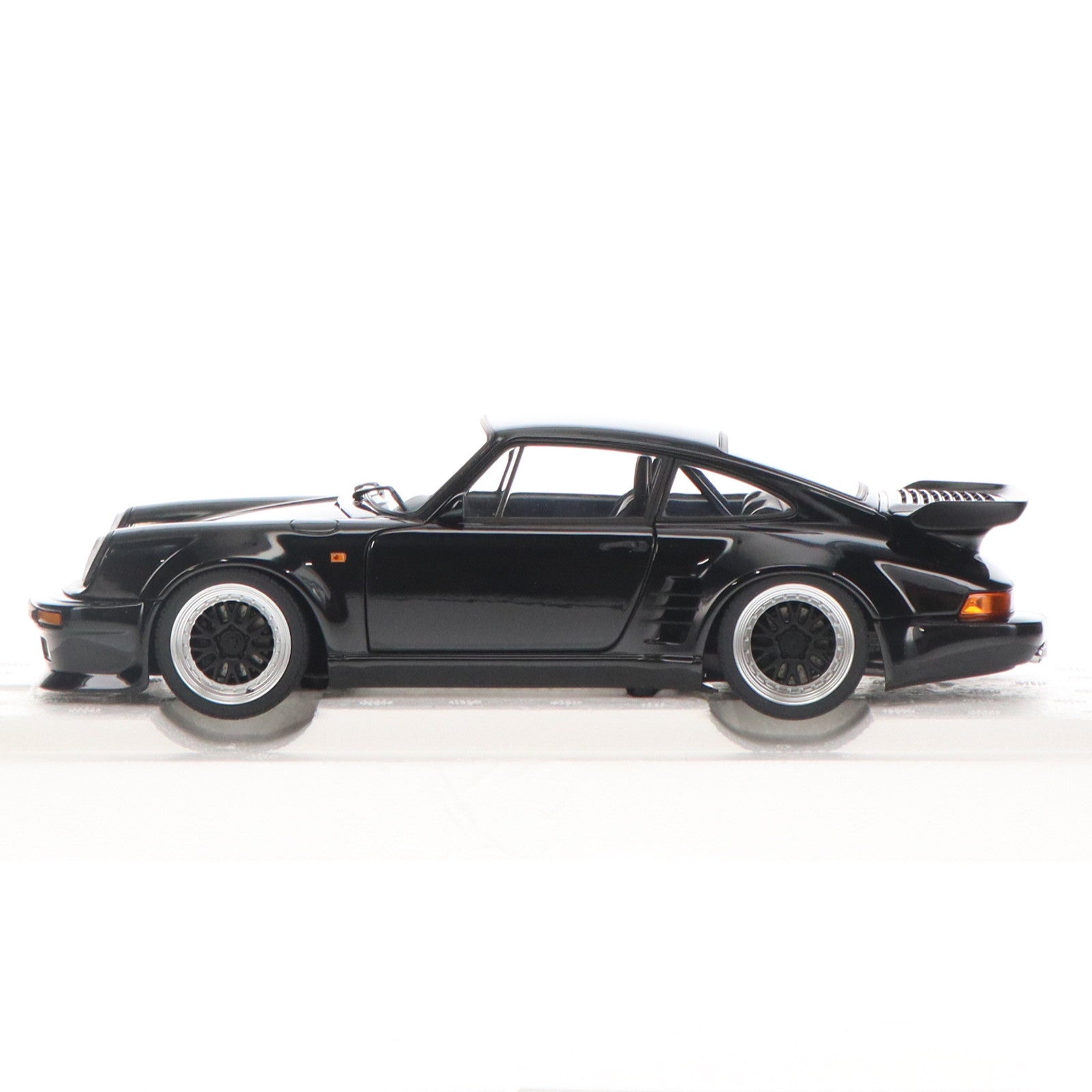 【中古即納】[MDL] オートアート・コンポジットダイキャストモデル 1/18 ポルシェ 911(930) ターボ 「湾岸ミッドナイト」 ブラックバード 連載開始30周年記念モデル 完成品 ミニカー(78158) AUTOart(オートアート)(20210326)