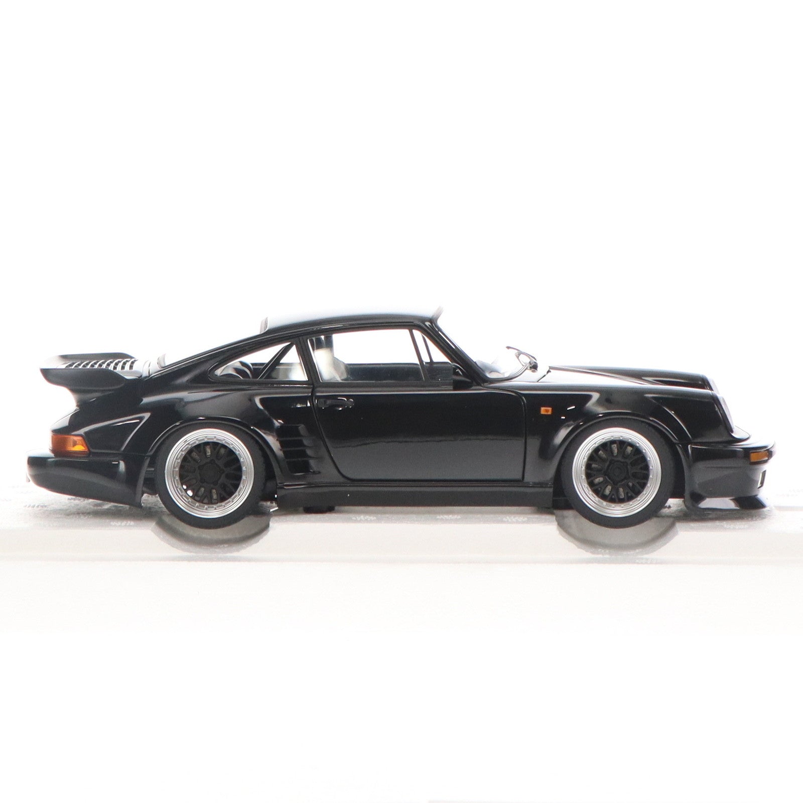 【中古即納】[MDL] オートアート・コンポジットダイキャストモデル 1/18 ポルシェ 911(930) ターボ 「湾岸ミッドナイト」 ブラックバード 連載開始30周年記念モデル 完成品 ミニカー(78158) AUTOart(オートアート)(20210326)
