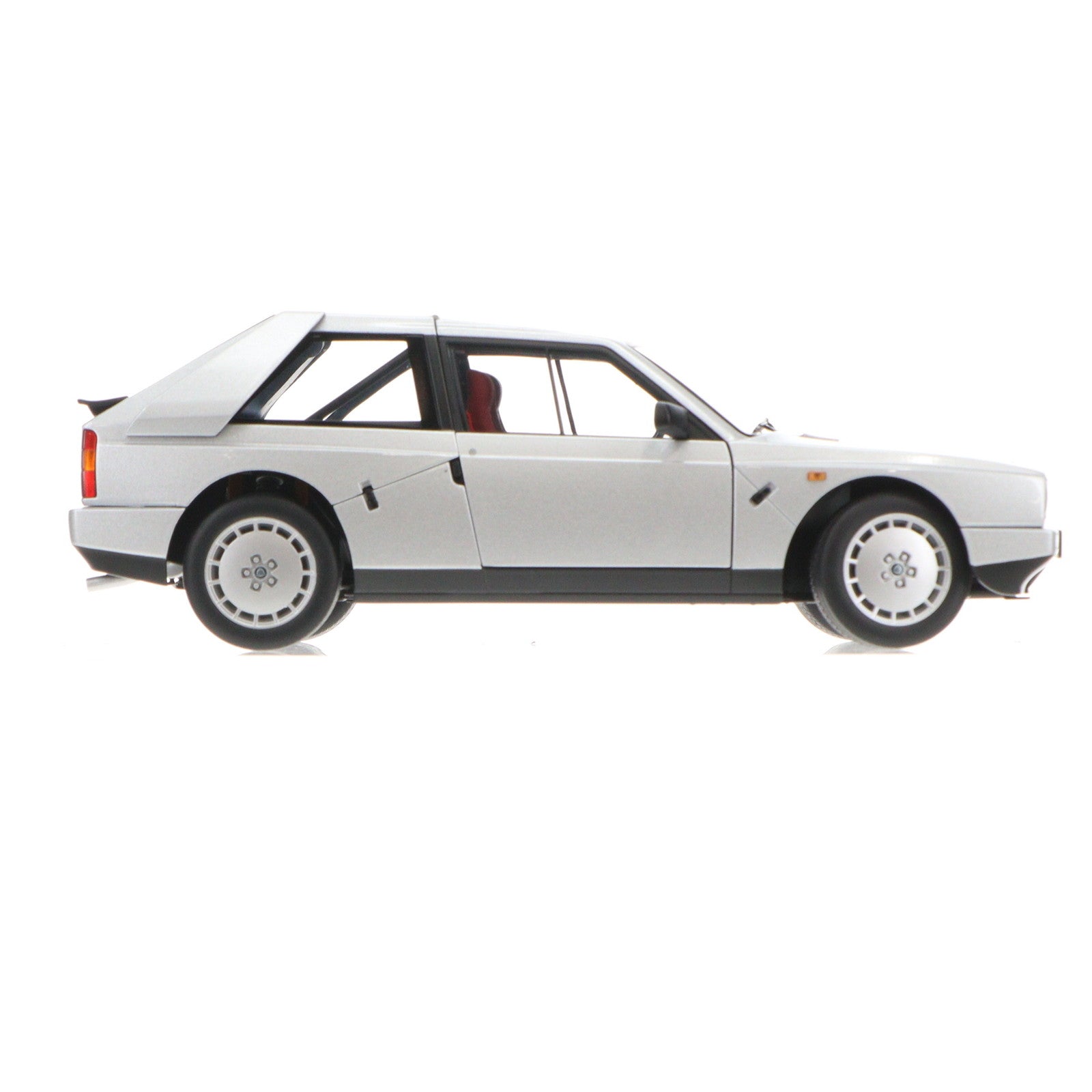 【中古即納】[MDL] シグネチャーシリーズ 1/18 ランチア デルタ S4 ストラダーレ(グレー) 完成品 ミニカー(74772) AutoArt(オートアート)(20151010)