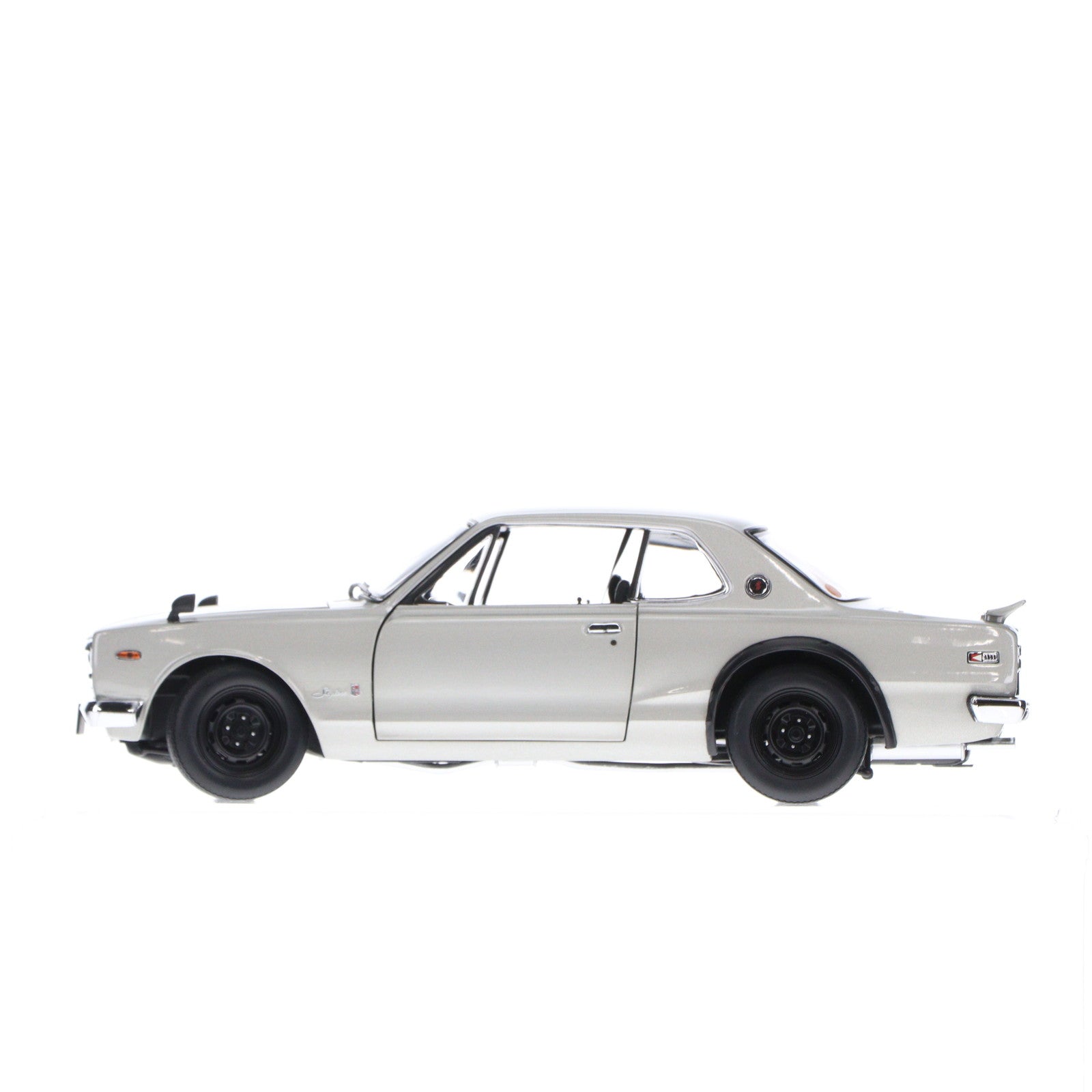 【中古即納】[MDL] 1/18 Nissan Skyline(スカイライン) 2000 GT-R KPGC-10 Normal・Wheel Version UP(シルバー) 完成品 ミニカー(K08127S) 京商(20110531)