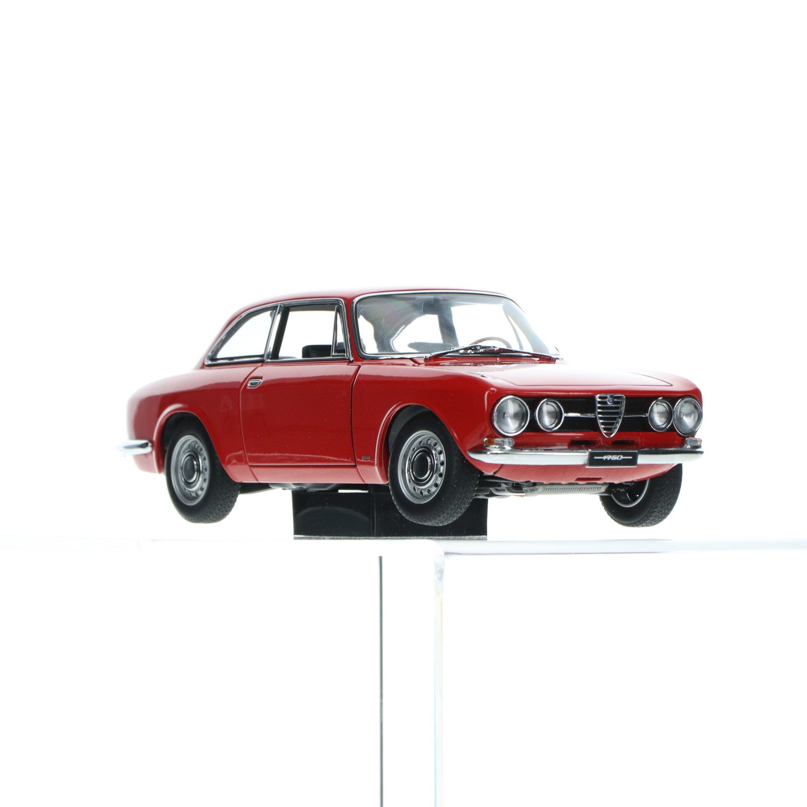 【中古即納】[MDL] MILLENNIUM 1/18 ALFA ROMEO 1750 GTV RED/LH DRIVE 完成品 ミニカー(70102) AUTOart(オートアート)(19991231)