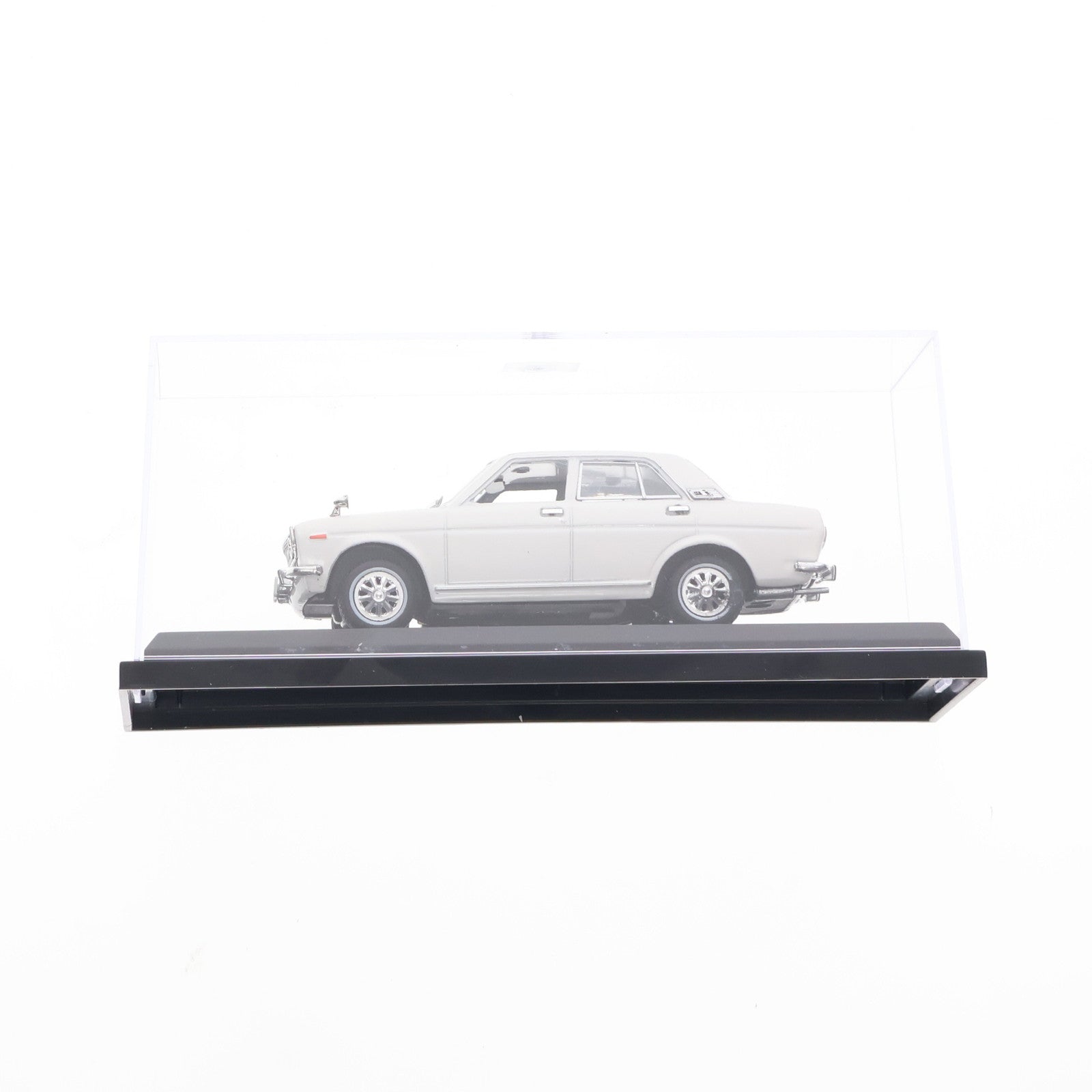 【中古即納】[MDL] 1/43 ダットサン ブルーバード 1600 SSS 1969(ホワイト) 完成品 ミニカー(420141) NOREV(ノレブ)(20200415)