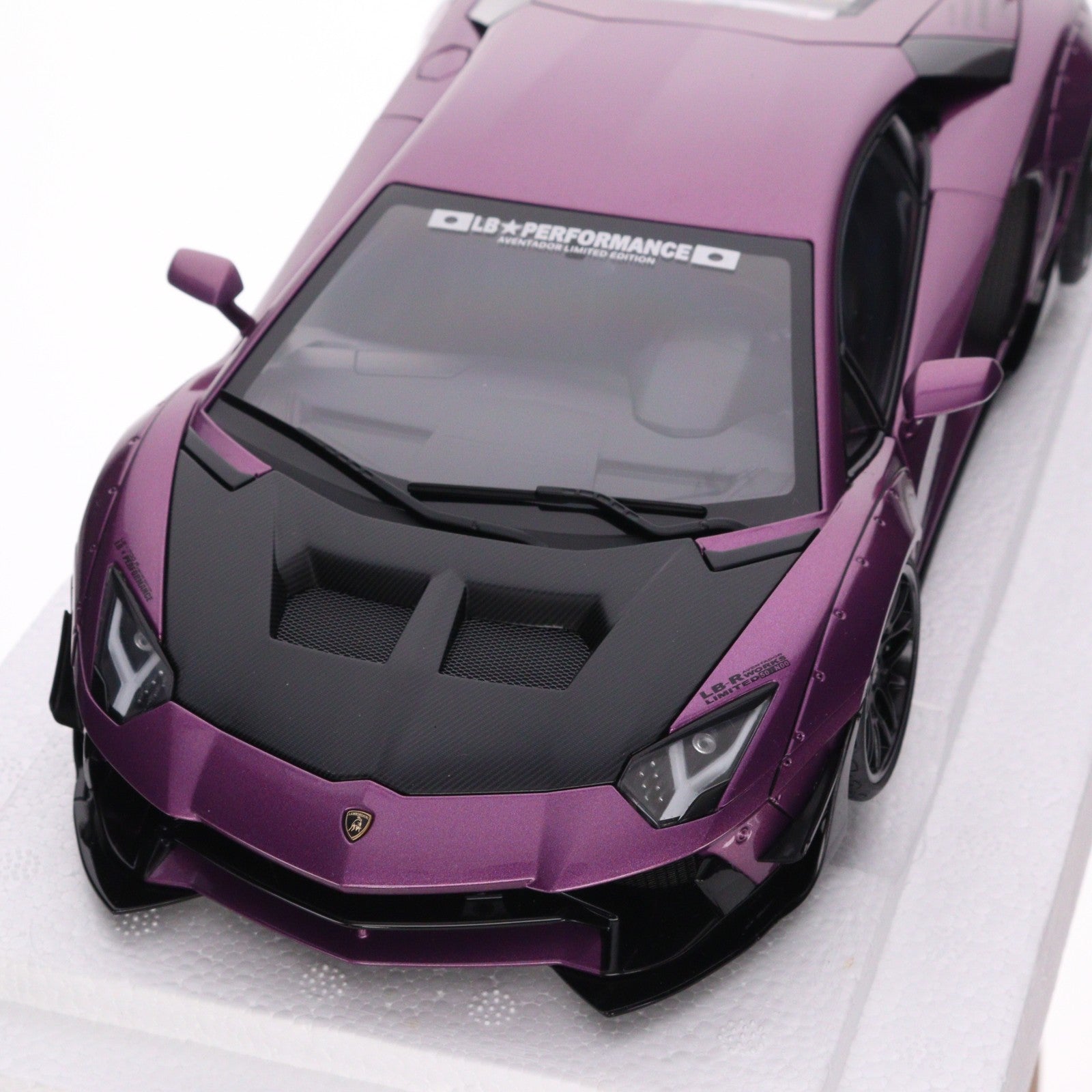 【中古即納】[MDL] オートアート・コンポジットモデルシリーズ 1/18 リバティーウォーク LB-WORKS ランボルギーニ アヴェンタドール リミテッドエディション(メタリック・パープル(VIOLA SE30)×カーボンブラック・ボンネット) 完成品 ミニカー(79242) AutoArt(オートアート)(20220827)