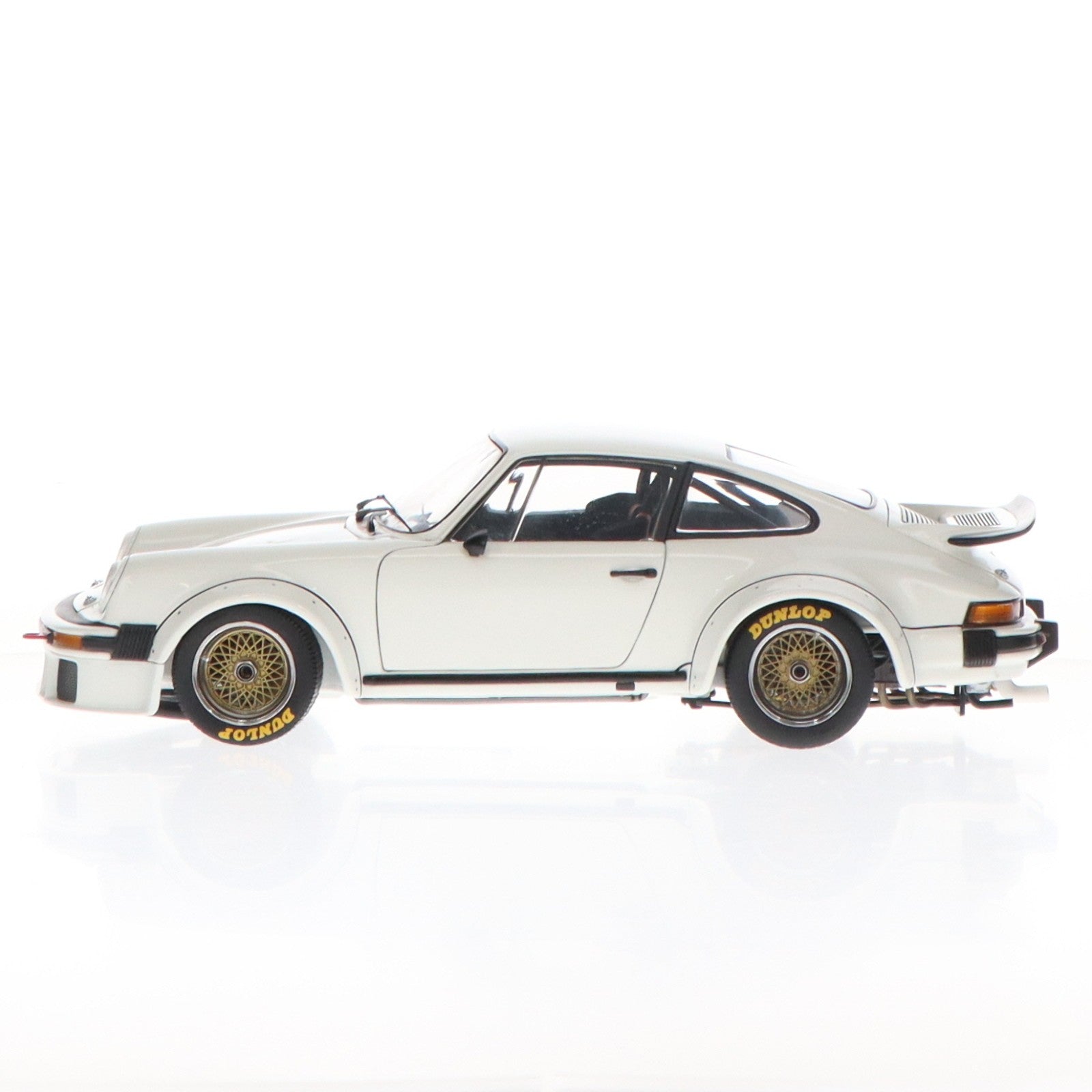 【中古即納】[MDL] RACING LEGENDS 1/18 PORSCHE 934RSR 1976 Works Prototype (Authentic Porsche White) 完成品 ミニカー(RLG18090) EXOTO(20010101)