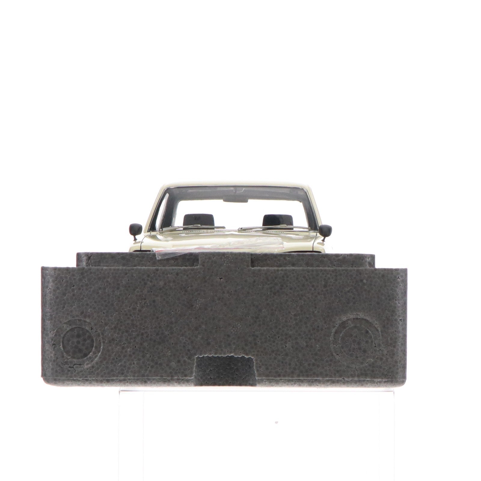 【中古即納】[MDL] 1/12 Nissan Skyline 2000 GT-R KPGC10(ホワイト) 完成品 ミニカー(IG0496) ignition model(イグニッションモデル)(20180914)