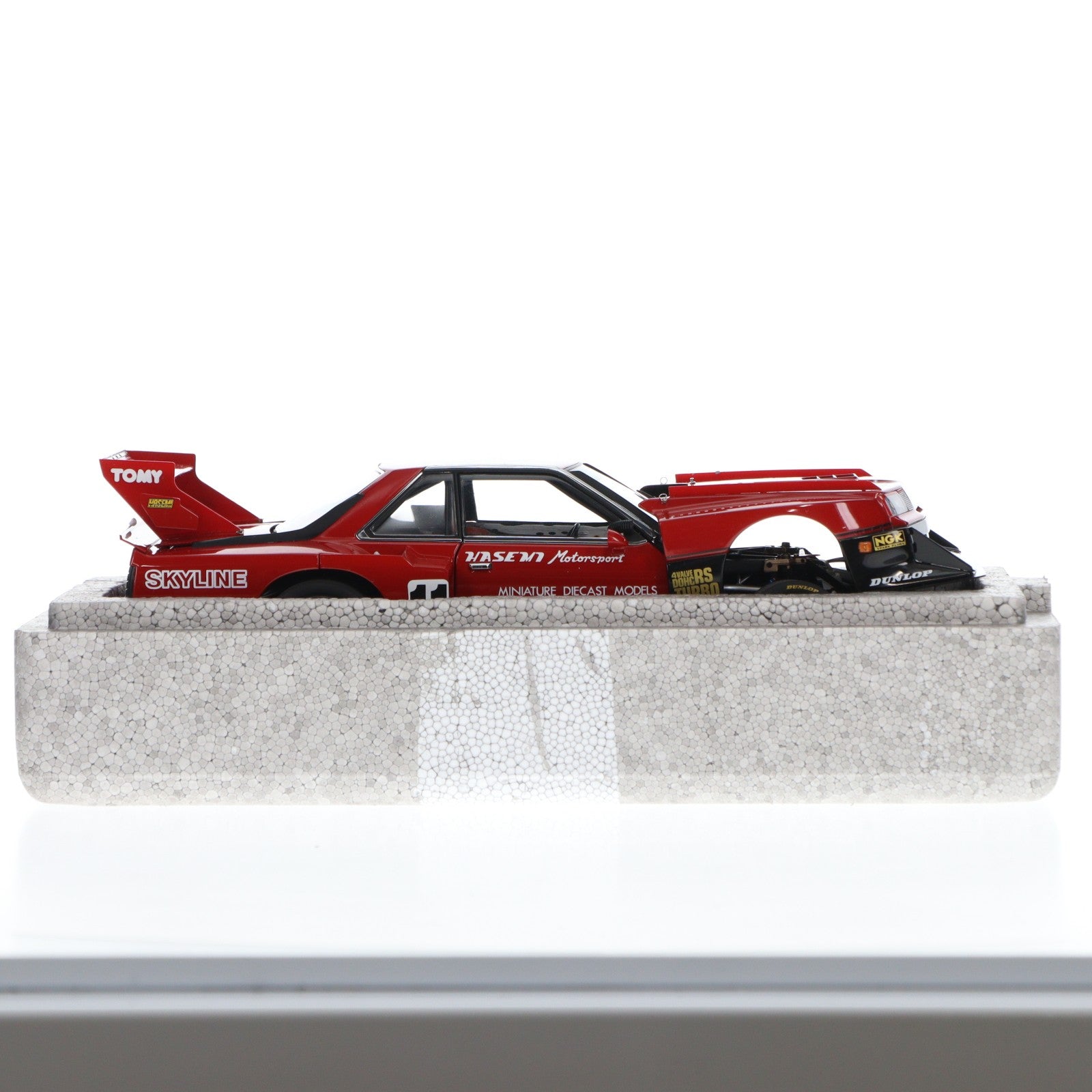 【中古即納】[MDL] Signature 1/18 NISSAN SKYLINE RS TURBO SUPER SILHOUETTE(スカイライン RSターボ スーパーシルエット) 1983 #11(レッド×ブラック) 完成品 ミニカー(88376) AUTOart(オートアート)(20090331)