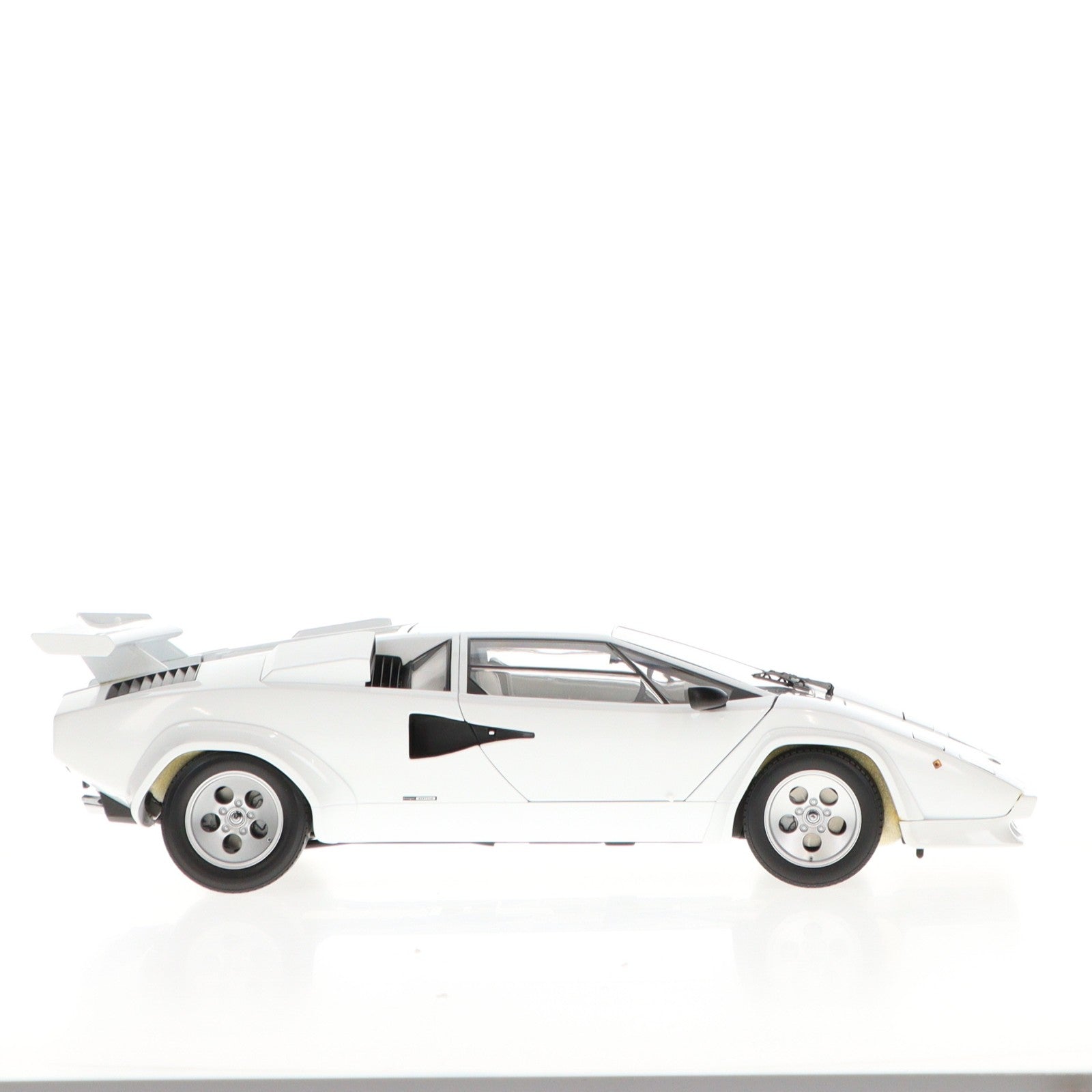 【中古即納】[MDL] 1/12 Lamborghini Countach(ランボルギーニ カウンタック) LP5000S(ホワイト) 完成品 ミニカー(K08612W) 京商(20090130)
