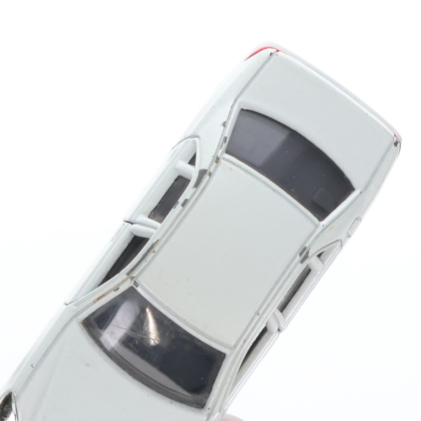 【中古即納】[MDL] トミカ No.17 1/65 トヨタ セルシオ(ホワイト×シルバー/赤箱) 完成品 ミニカー トミー(19991231)