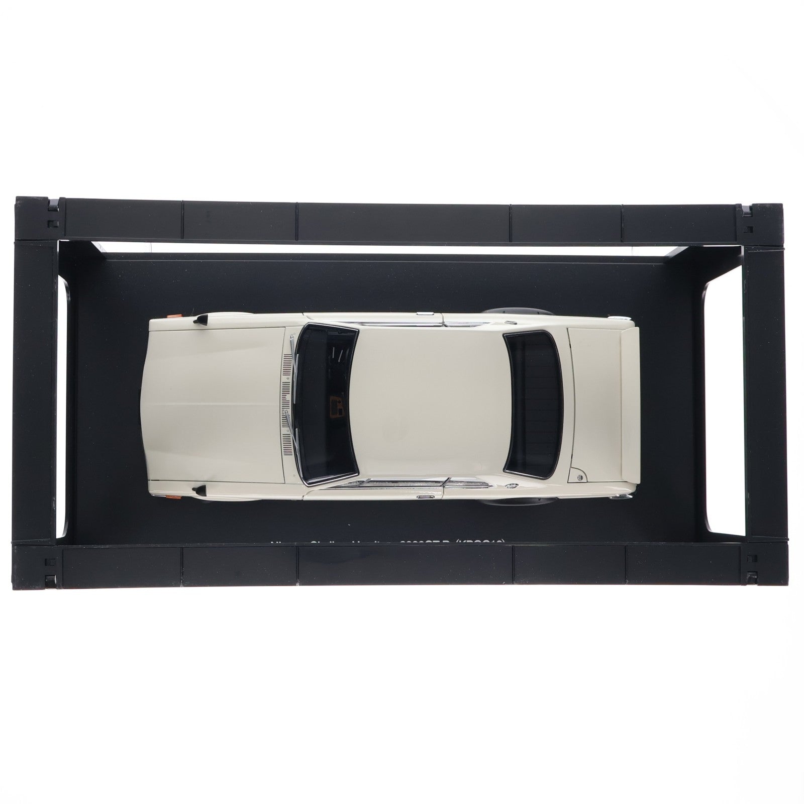 【中古即納】[MDL] 1/18 日産 スカイライン HT 2000 GT-R(KPGC10) ホワイト 完成品 ミニカー(77383) AutoArt(オートアート)(20120118)