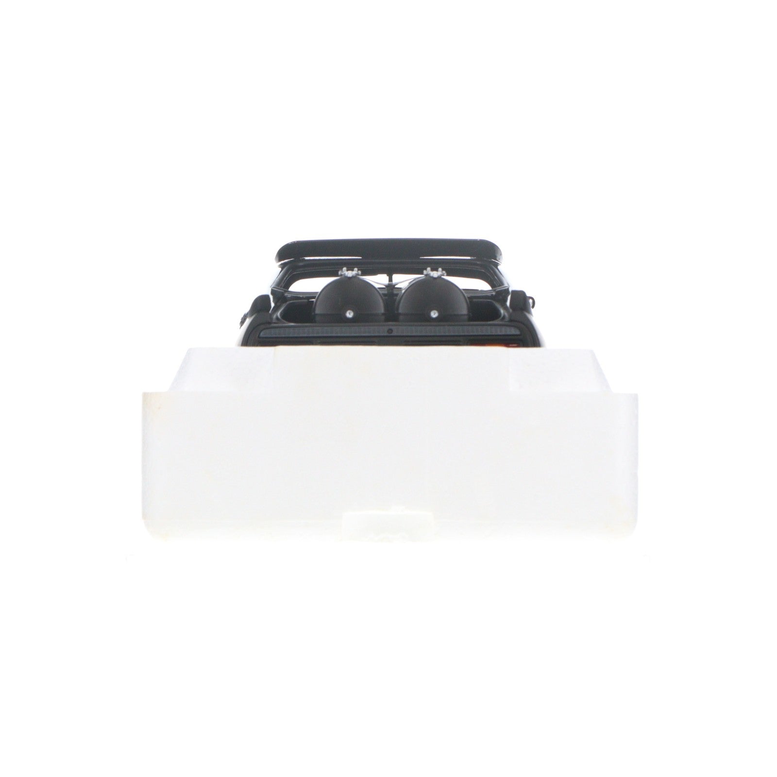 【中古即納】[MDL] MILLENNIUM 1/18 INTERCEPTOR(インターセプター) Mad Max2 THE ROAD WARRIOR(マッドマックス2 ザ・ロードウォリアー)完成品 ミニカー(72745) AUTOart(オートアート)(20080131)