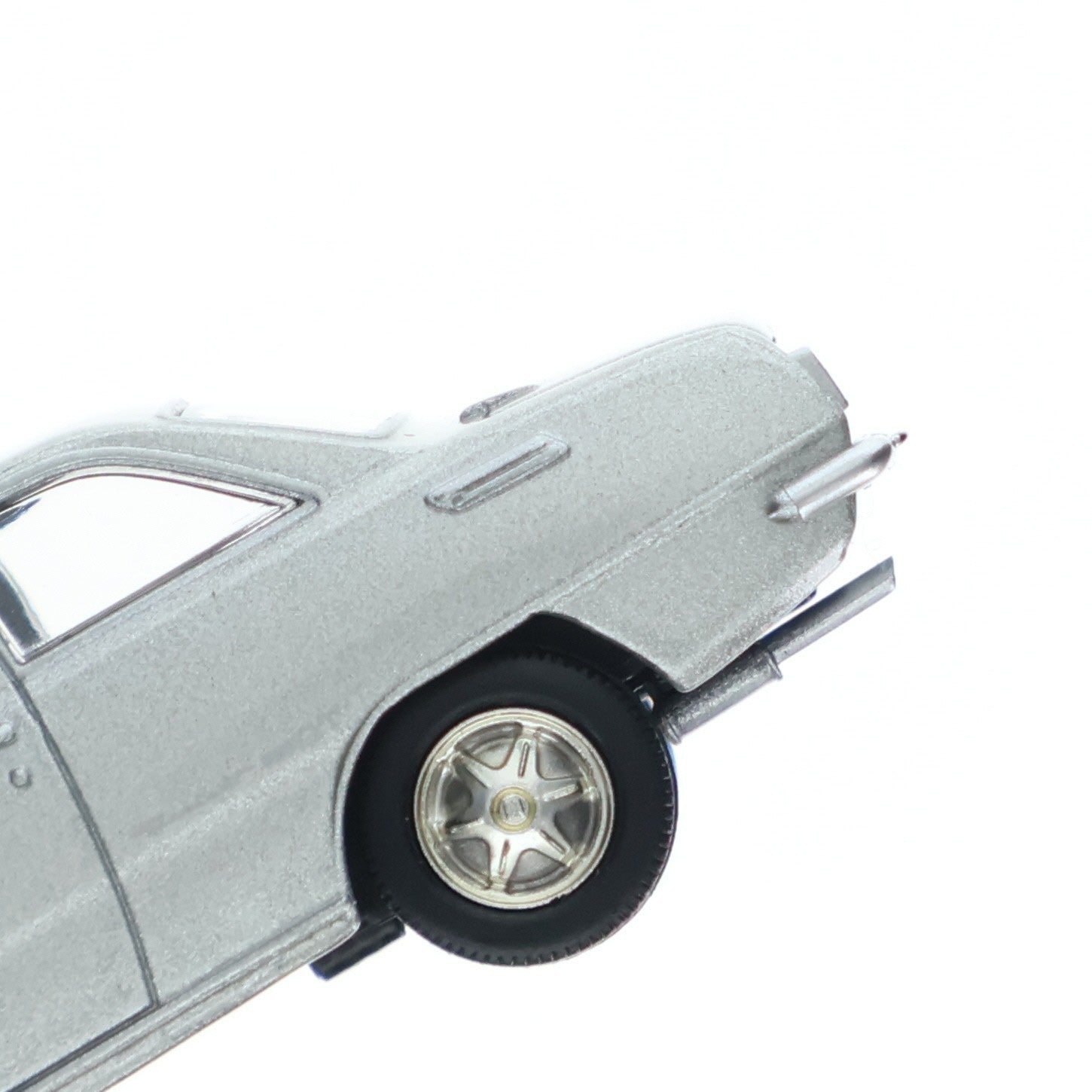【中古即納】[MDL] トミカリミテッドヴィンテージ 1/64 TLV-140b いすず ベレット 1800GTN 72年式(シルバー) 完成品 ミニカー(272182) TOMYTEC(トミーテック)(20140308)