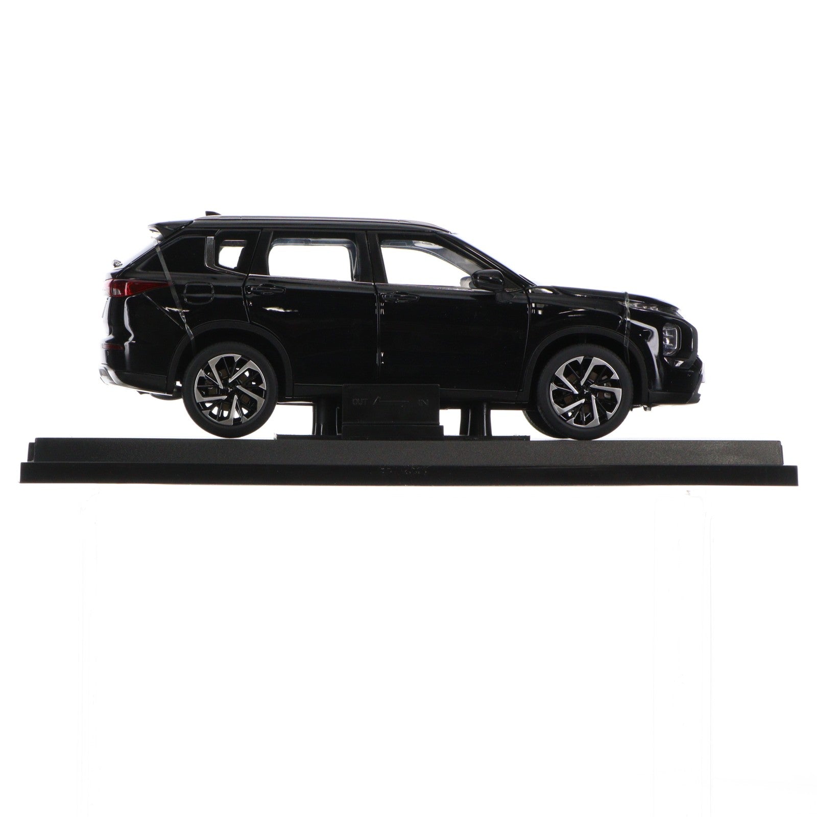 【中古即納】[MDL] 1/18 三菱 OUTLANDER(アウトランダー)(ブラック) 2023 MITSUBISHI 特注品 完成品 ミニカー 三菱自動車工業(20231231)