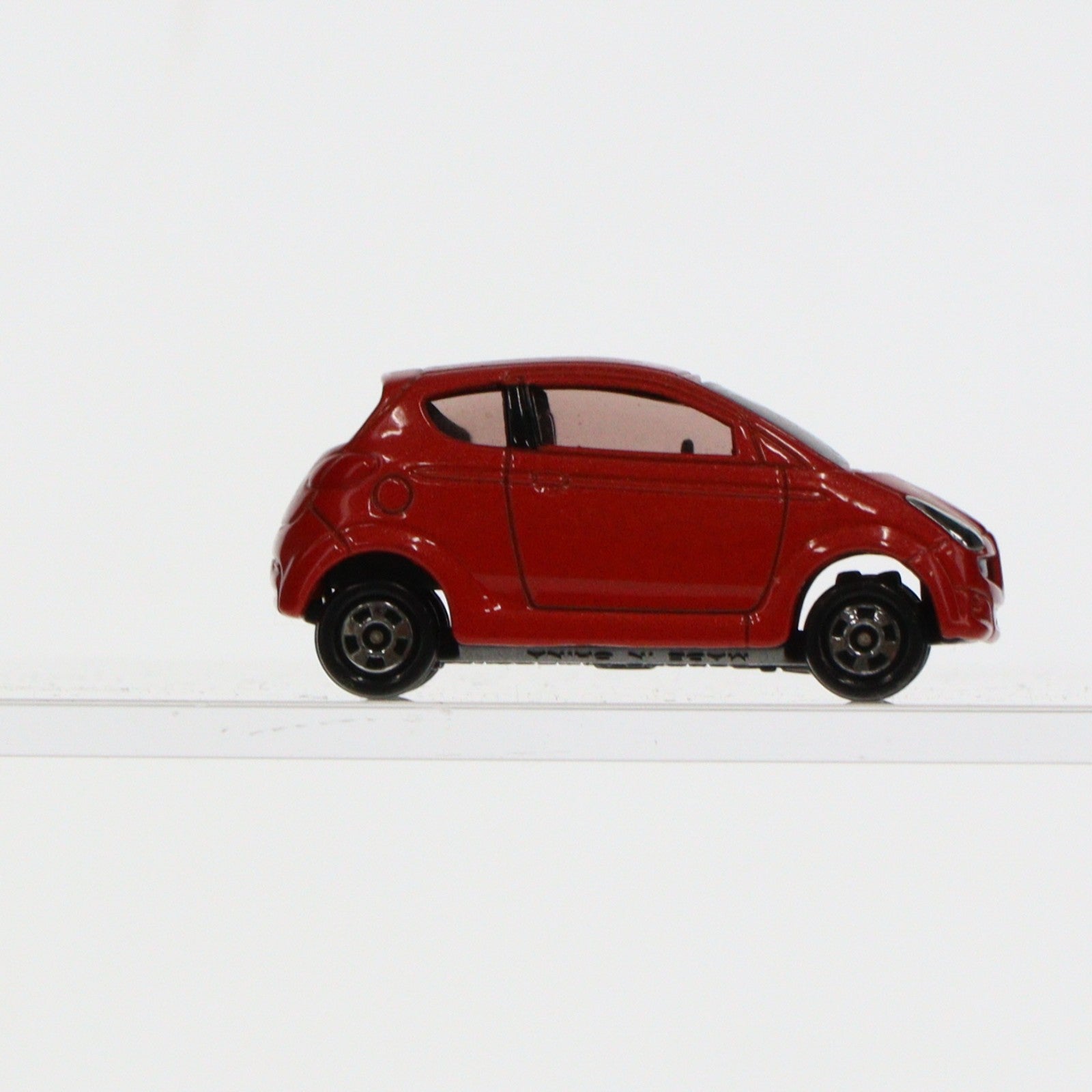 【中古即納】[MDL] トミカ No.111 1/56 スバル R1(レッド/赤箱/中国製) 完成品 ミニカー タカラトミー(20050617)