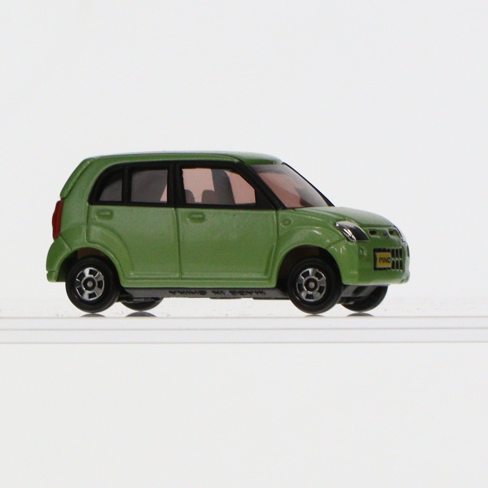 【中古即納】[MDL] トミカ No.8 1/57 日産 ピノ(グリーン/赤箱/ベトナム製) 完成品 ミニカー タカラトミー(19991231)