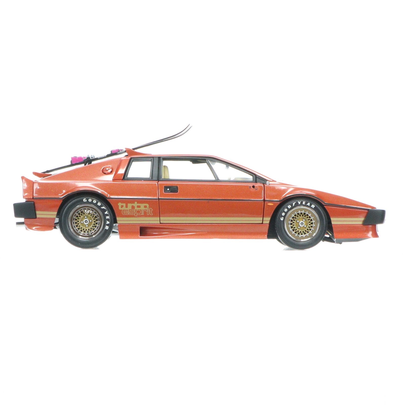 【中古即納】[MDL] 1/18 LOTUS ESPRIT TURBO(ロータス エスプリ ターボ) JAMES BOND(メットレッド) FOR YOUR EYES ONLY 007/ユア・アイズ・オンリー 完成品 ミニカー(70060) AutoArt(オートアート)(20001231)
