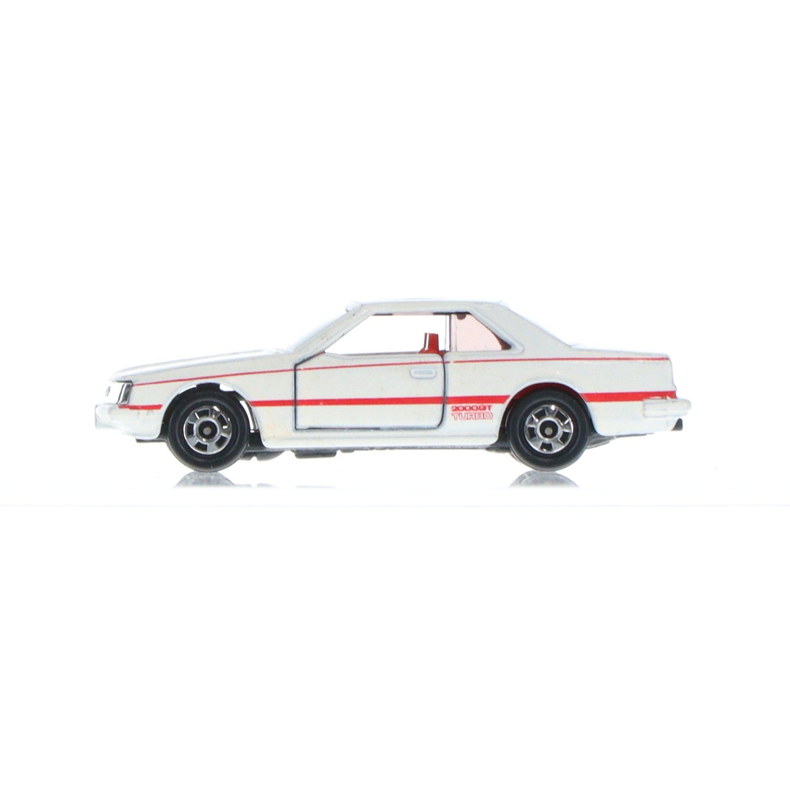 【中古即納】[MDL] トミカ No.20 1/65 ニッサン スカイライン 2000ターボGT-E・S(アイボリー×レッド/黒箱/日本製) 完成品 ミニカー トミー(19991231)