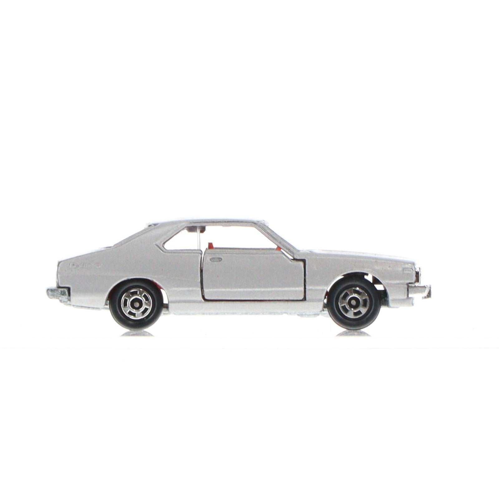 【中古即納】[MDL] トミカ No.61 1/65 ニッサン スカイライン 2000GT-E・S(シルバー/黒箱/日本製) 完成品 ミニカー トミー(19991231)