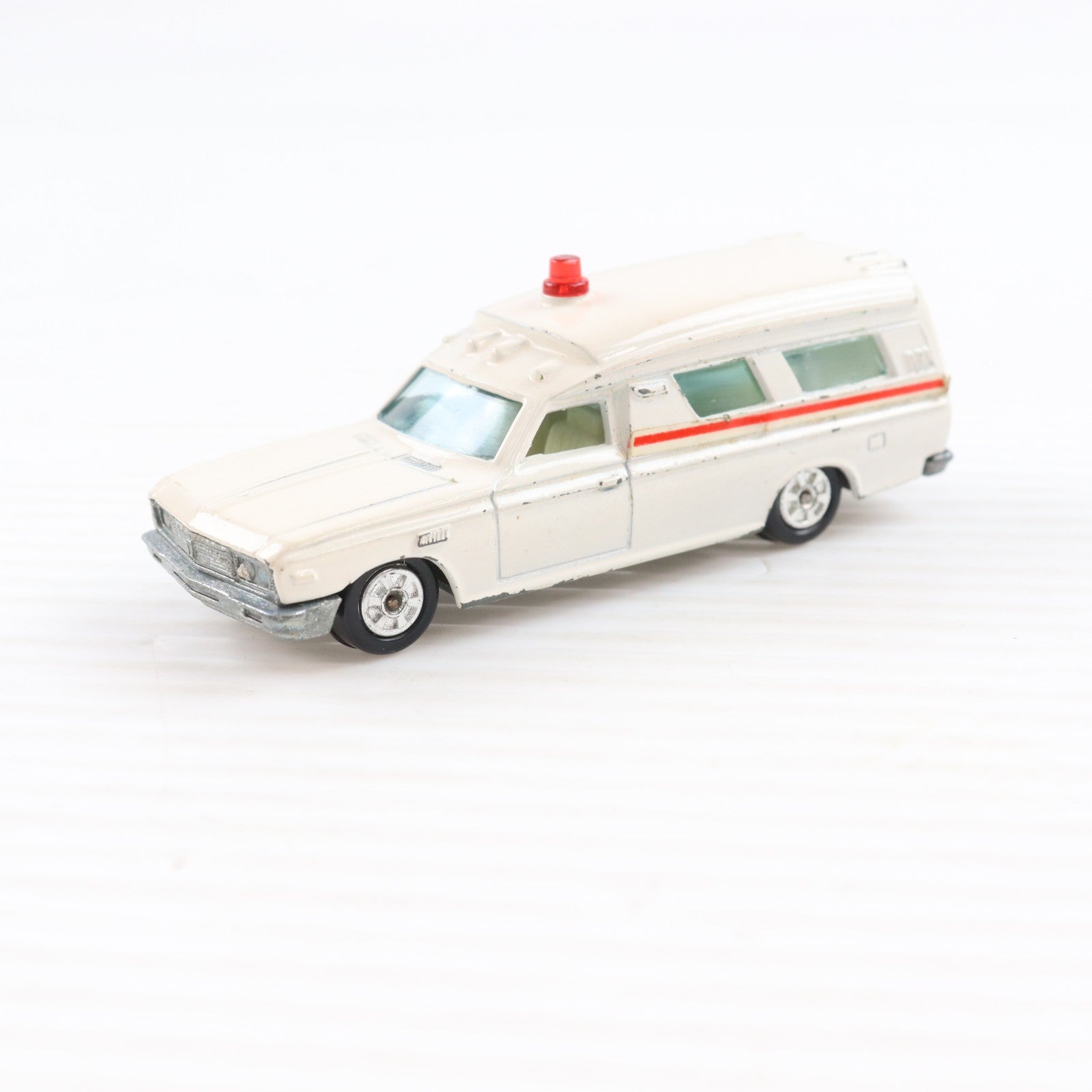 【中古即納】[MDL] トミカ No.40 1/70 トヨタ救急車(ホワイト×レッド/黒箱/日本製) 完成品 ミニカー トミー(19991231)