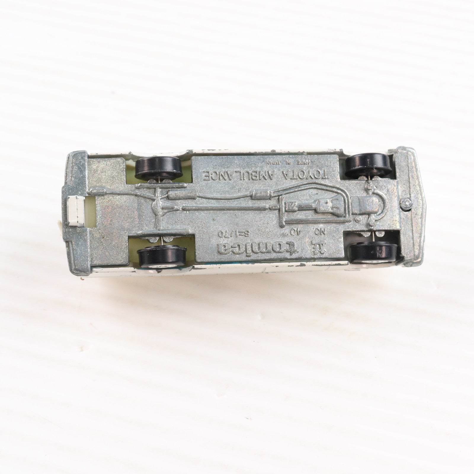 【中古即納】[MDL] トミカ No.40 1/70 トヨタ救急車(ホワイト×レッド/黒箱/日本製) 完成品 ミニカー トミー(19991231)
