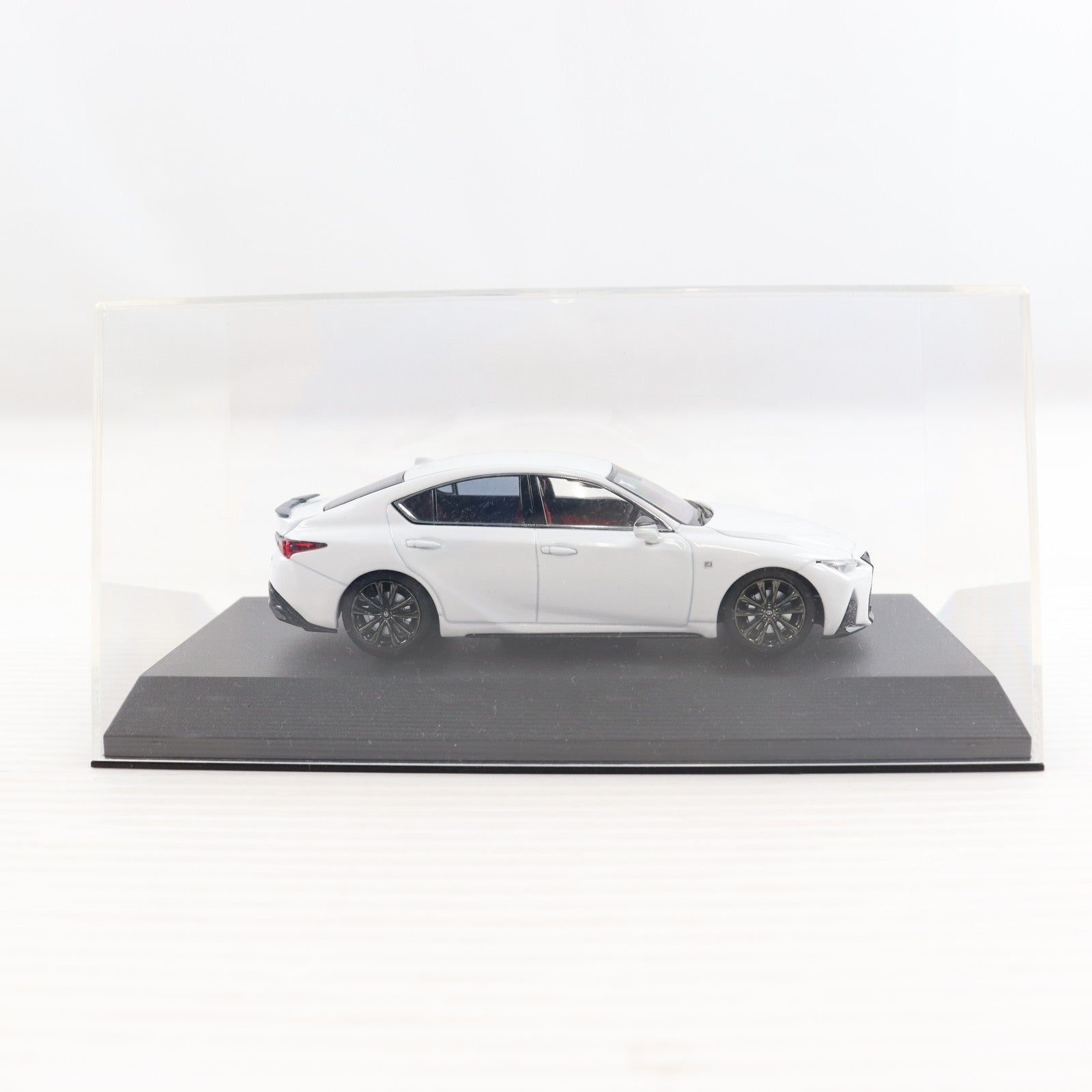 【中古即納】[MDL] 1/43 レクサス IS350 F SPORT(スポーツ)(ホワイトノーヴァガラスフレーク) 完成品 ミニカー(KS03904W) 京商(20210531)