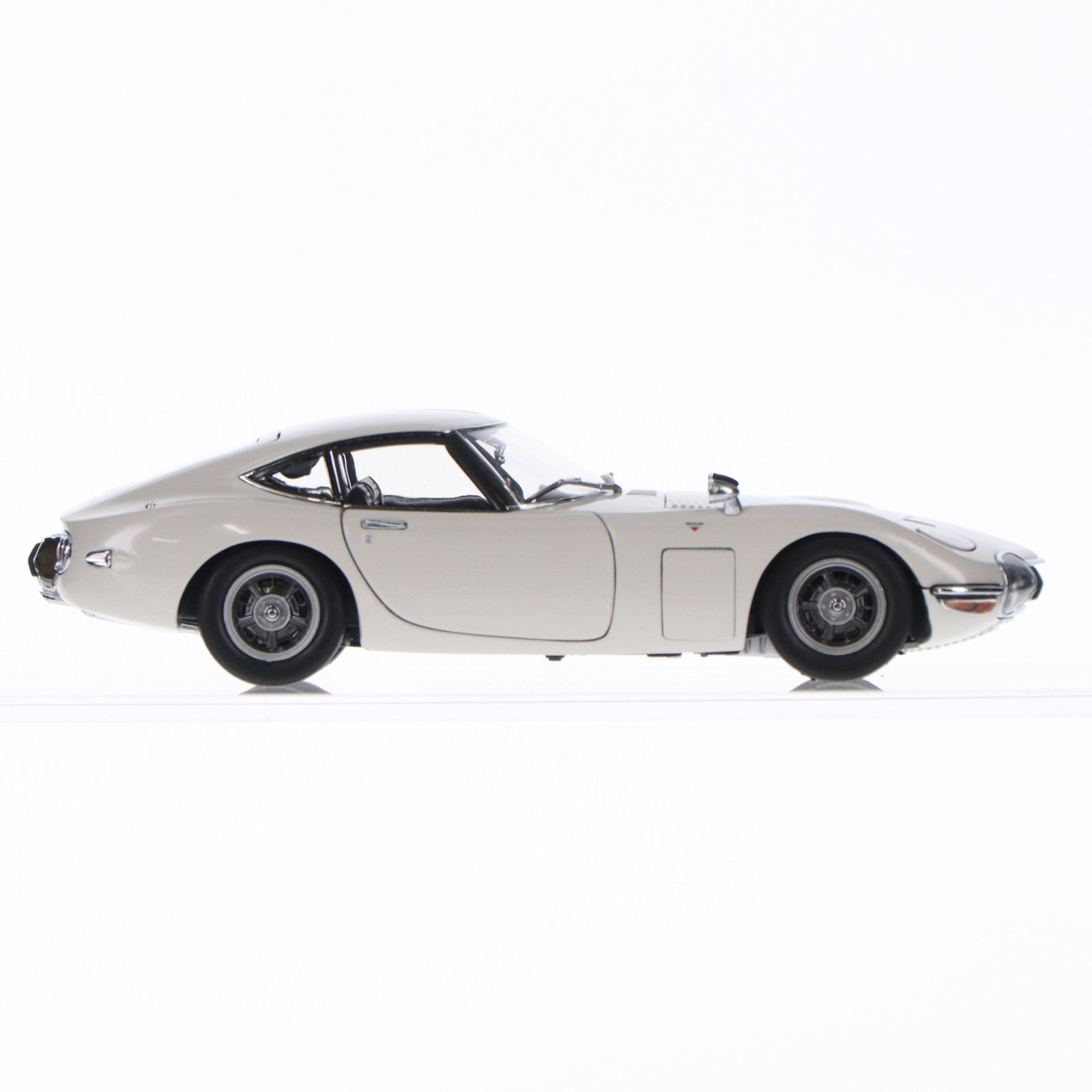 【中古即納】[MDL] PREMIUM COLLECTION 1/24 TOYOTA(トヨタ) 2000GT(ホワイト) 完成品 ミニカー EBBRO(エブロ)(20011214)