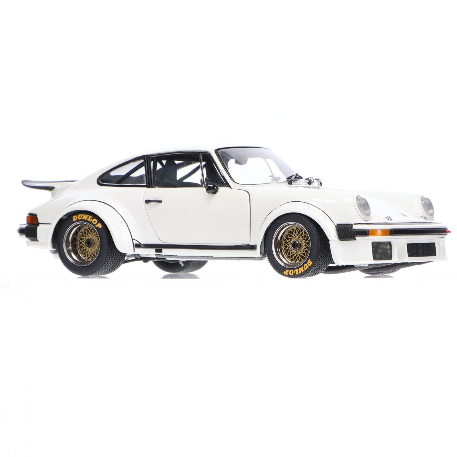 【中古即納】[MDL] RACING LEGENDS 1/18 PORSCHE 934RSR 1976 Works Prototype (Authentic Porsche White) 完成品 ミニカー(RLG18090) EXOTO(20010101)