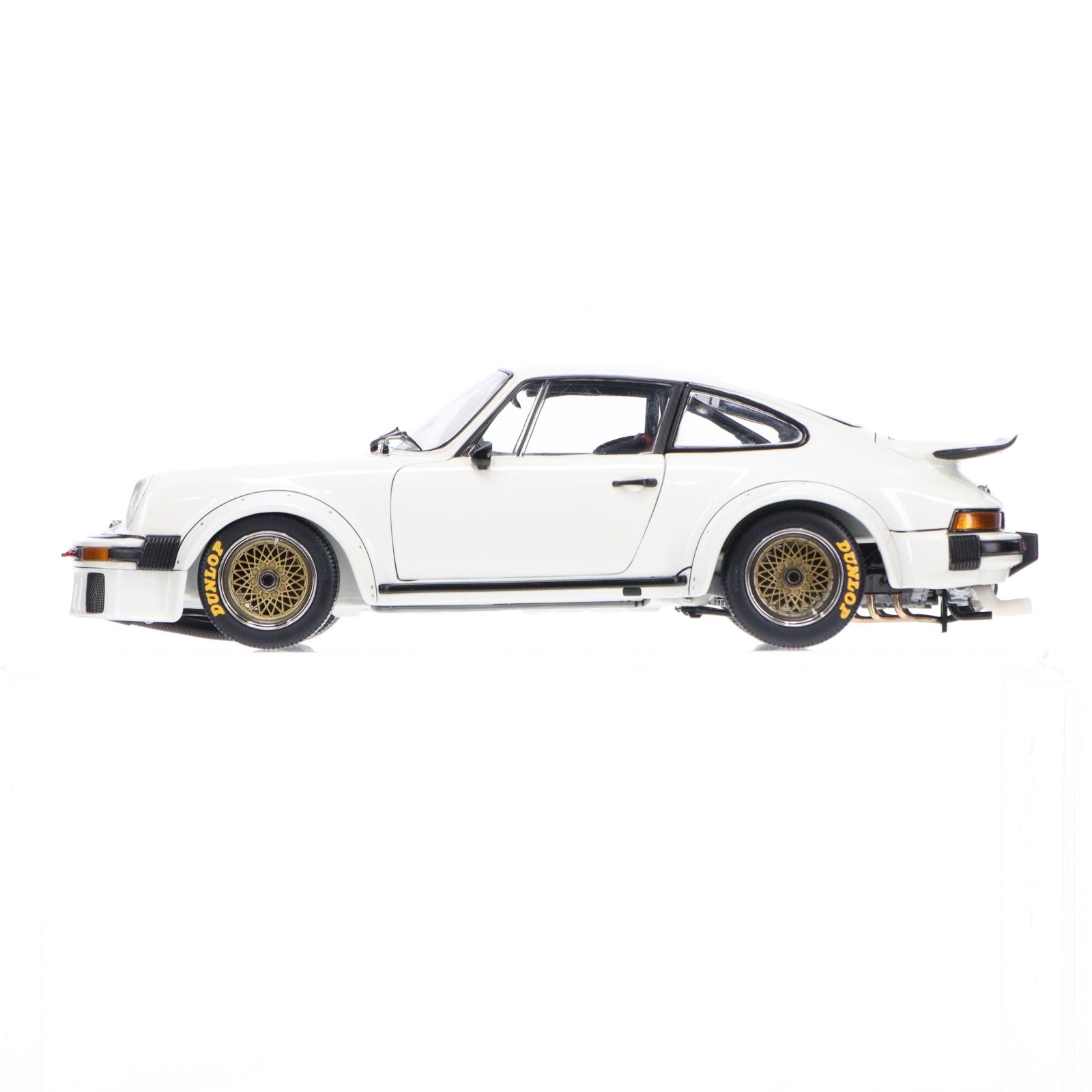 【中古即納】[MDL] RACING LEGENDS 1/18 PORSCHE 934RSR 1976 Works Prototype (Authentic Porsche White) 完成品 ミニカー(RLG18090) EXOTO(20010101)