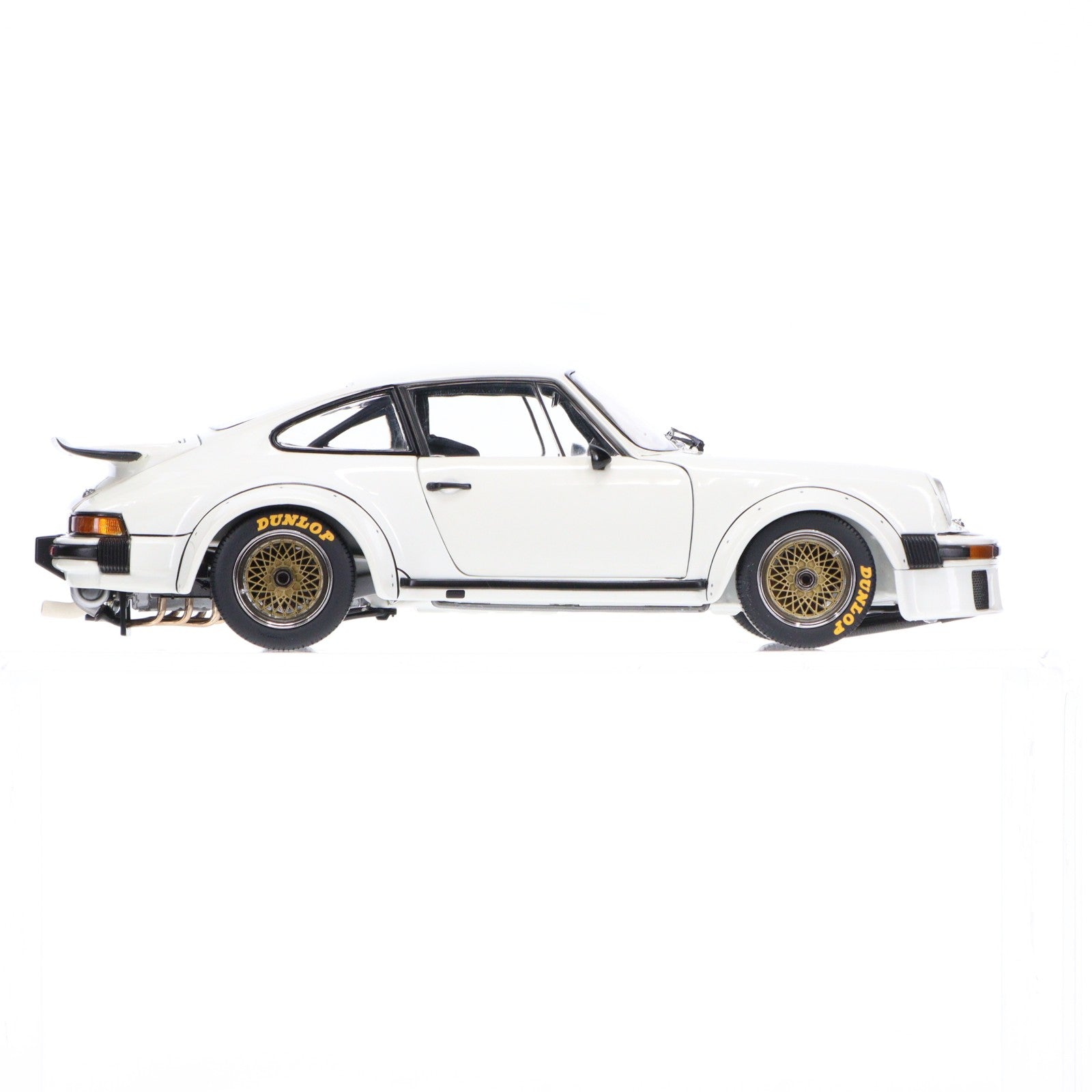 【中古即納】[MDL] RACING LEGENDS 1/18 PORSCHE 934RSR 1976 Works Prototype (Authentic Porsche White) 完成品 ミニカー(RLG18090) EXOTO(20010101)