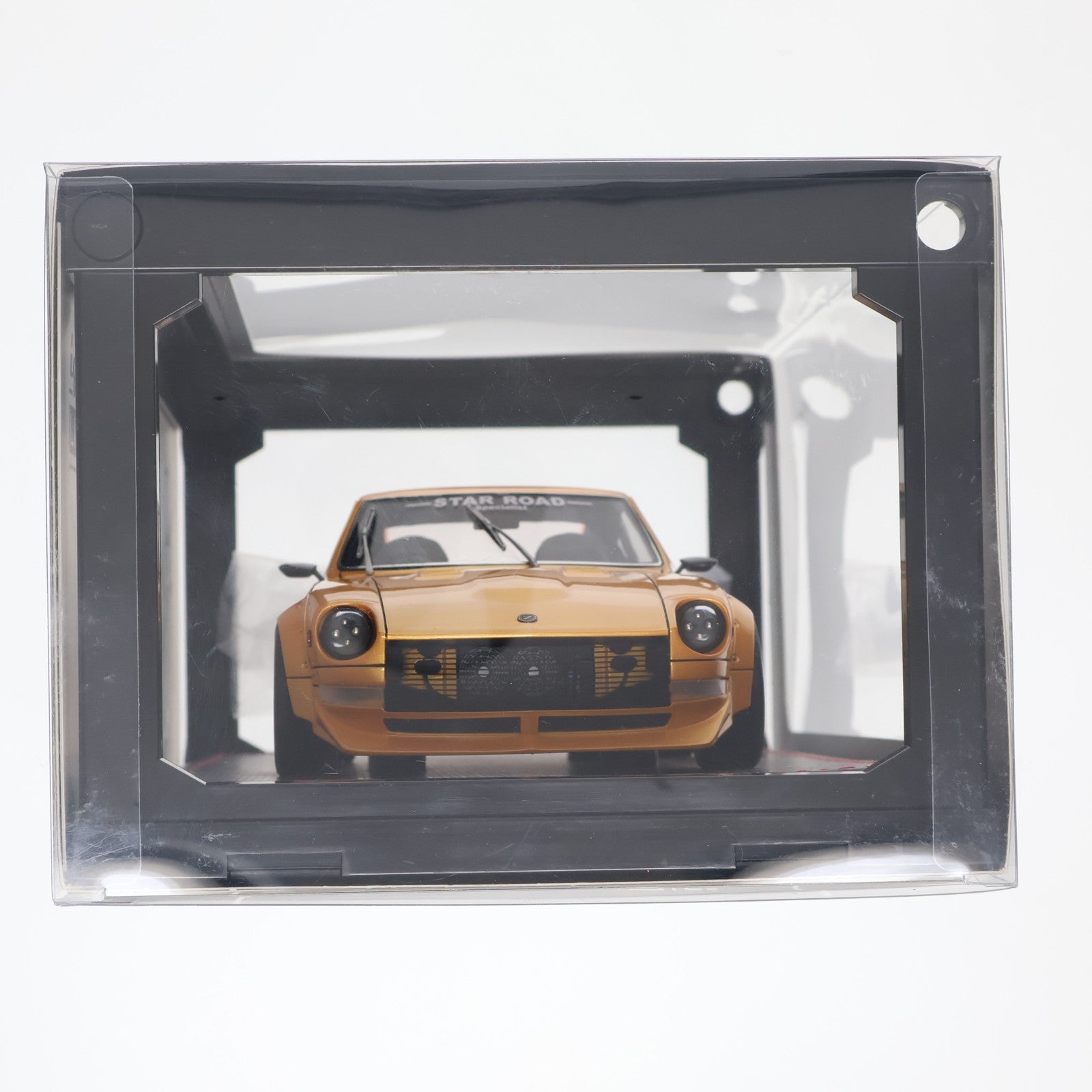 【中古即納】[MDL] 1/18 Nissan Fairlady(フェアレディ) Z(S30) STAR ROAD Yellow Metallic(スターロード イエローメタリック) With Mr. Inoue 完成品 ミニカー(IG3109) ignition model(イグニッションモデル)(20250131)