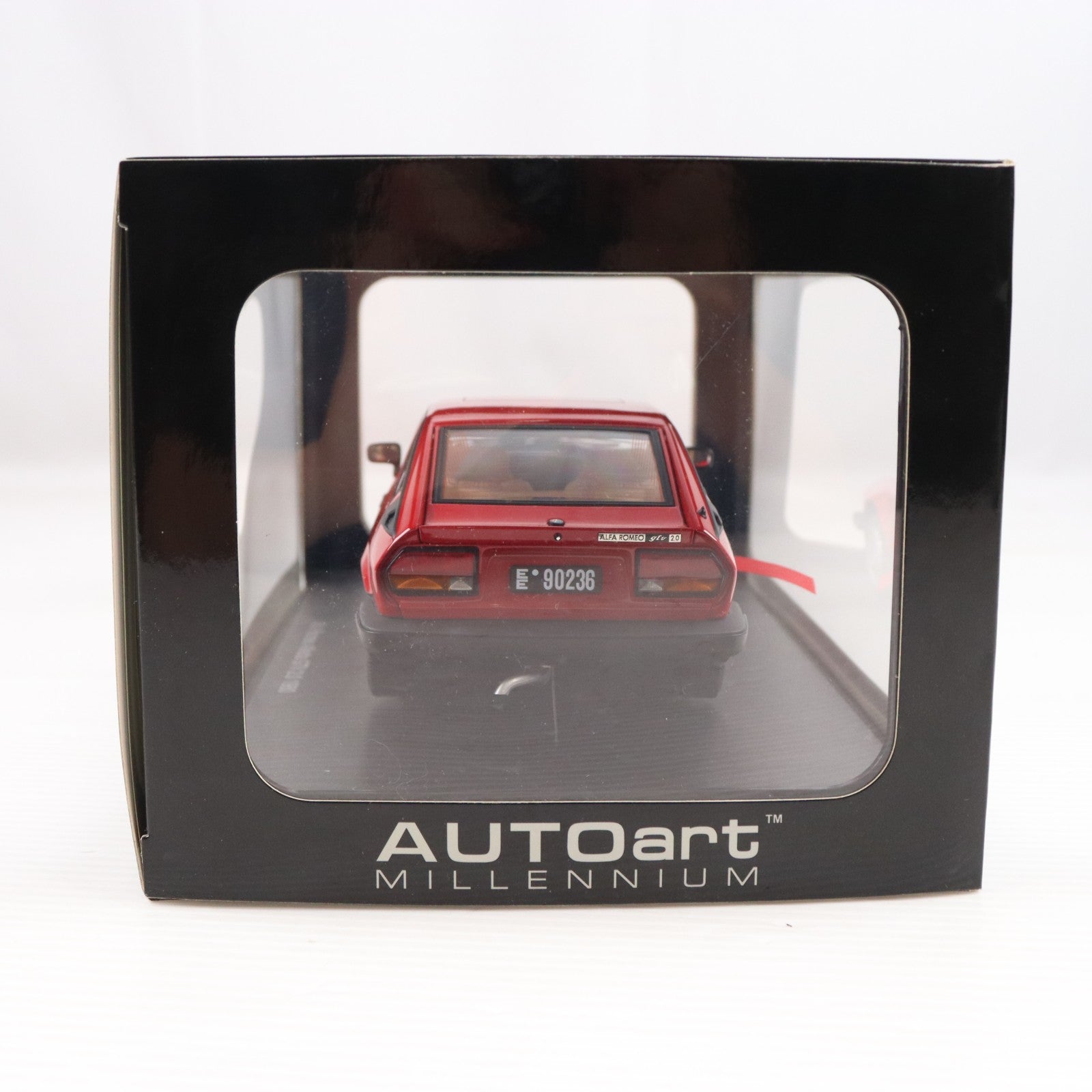 【中古即納】[MDL] MILLENNIUM 1/18 Alfa Romeo Alfetta(アルファロメオ アルフェッタ) GTV 2.0 1980 Red 完成品 ミニカー(70146) AUTOart(オートアート)(20090415)