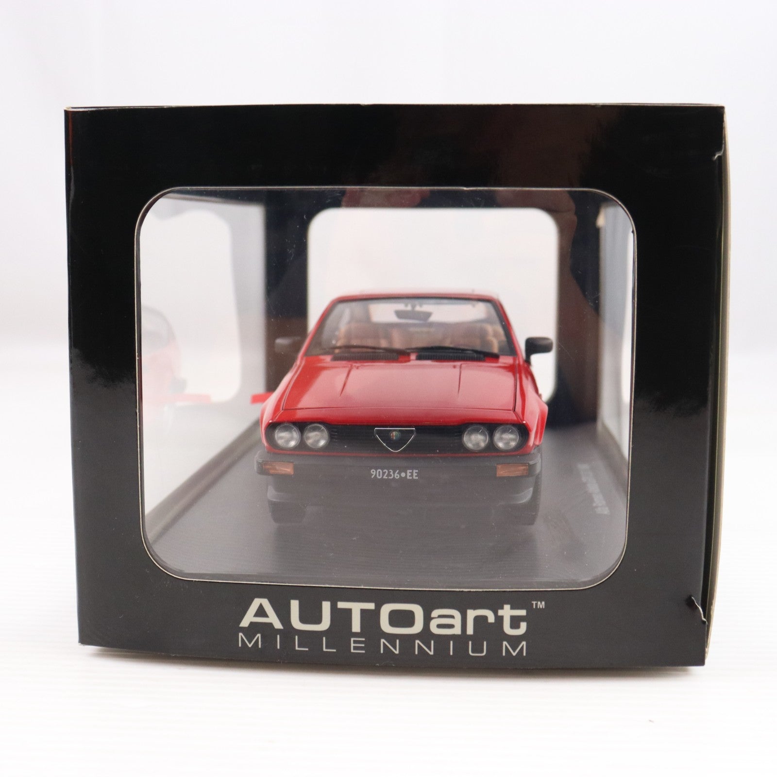 【中古即納】[MDL] MILLENNIUM 1/18 Alfa Romeo Alfetta(アルファロメオ アルフェッタ) GTV 2.0 1980 Red 完成品 ミニカー(70146) AUTOart(オートアート)(20090415)