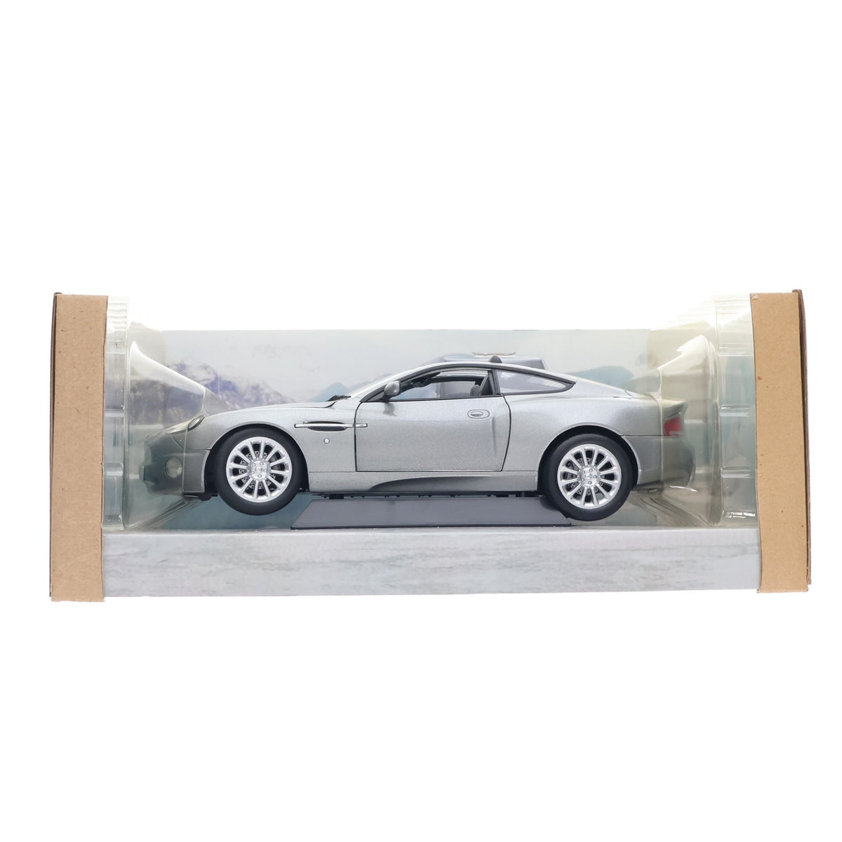 【中古即納】[MDL] 1/18 ASTON MARTIN(アストンマーティン) V12 VANQUISH(ヴァンキッシュ)(シルバー) 007/ダイ・アナザー・デイ 完成品 ミニカー(10011) Paul's Model Art(ポールズ・モデルアート)(20021231)