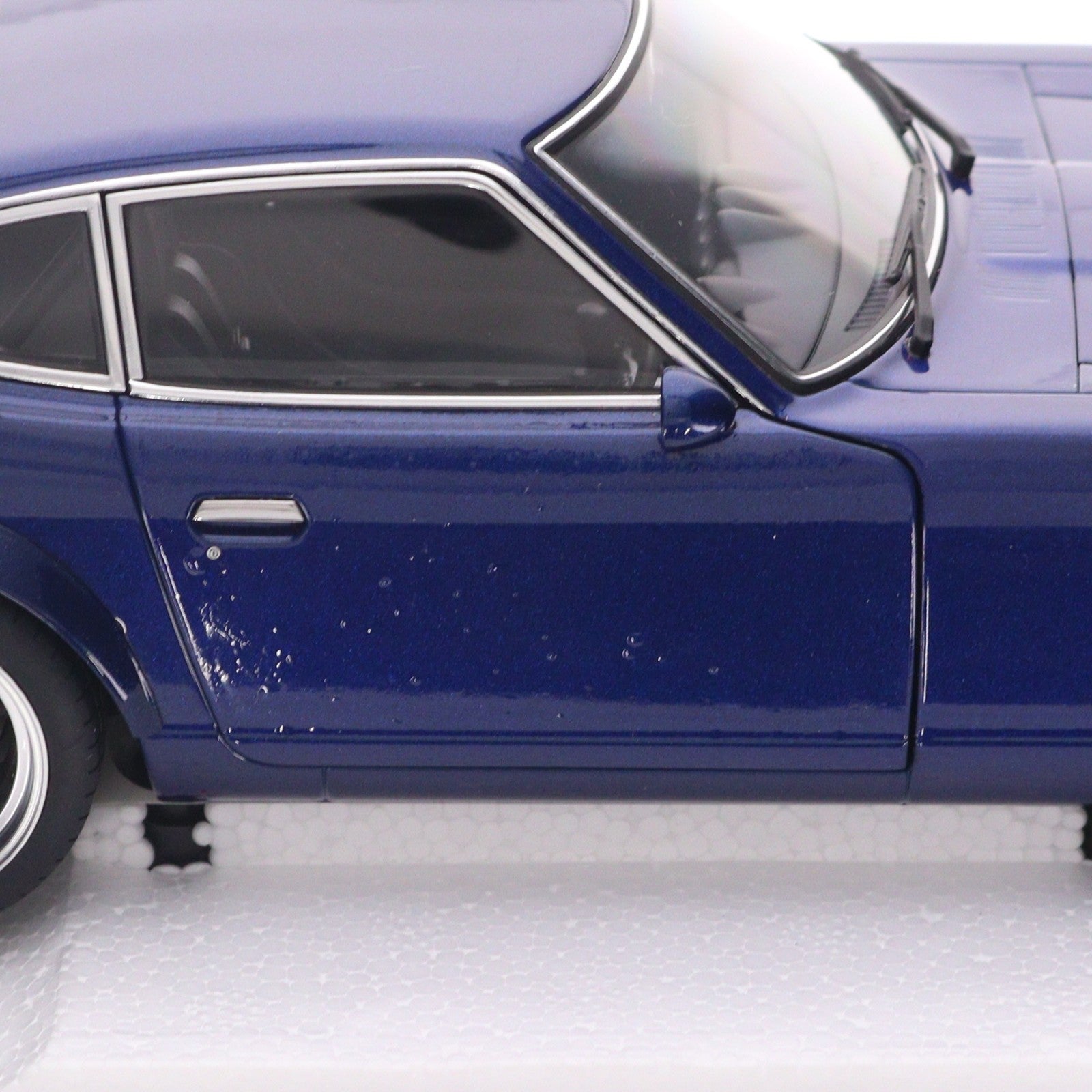 【中古即納】[MDL] 1/18 日産 フェアレディZ S30 悪魔のZ(ミッドナイトブルー) 湾岸ミッドナイト 完成品 ミニカー(77451) AUTOart(オートアート)(20161028)