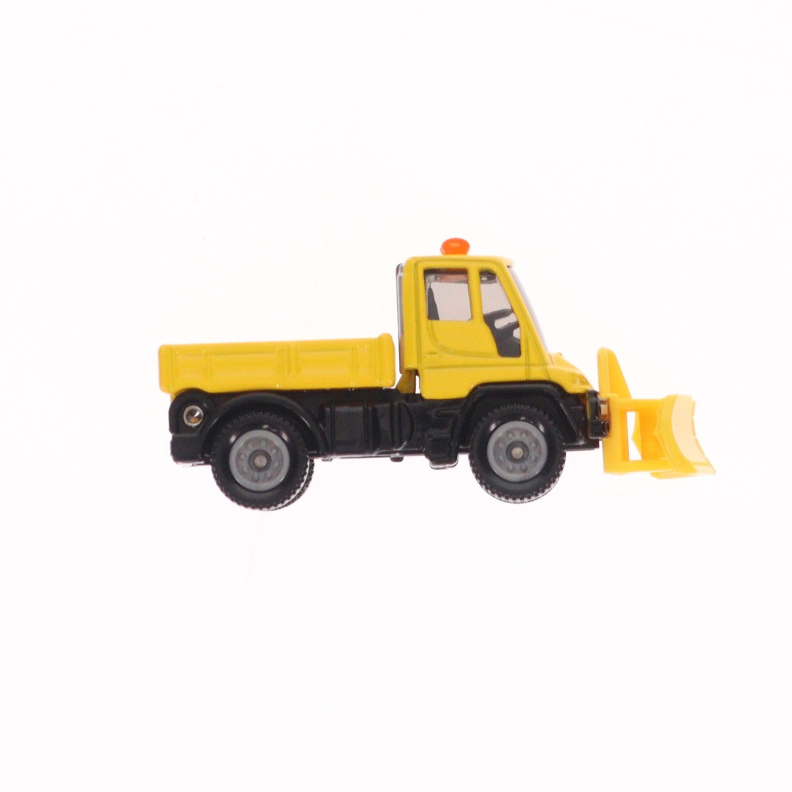 【中古即納】[MDL] トミカ No.2 1/88 メルセデスベンツ ウニモグ 除雪仕様車(イエロー) 完成品 ミニカー タカラトミー(20170218)
