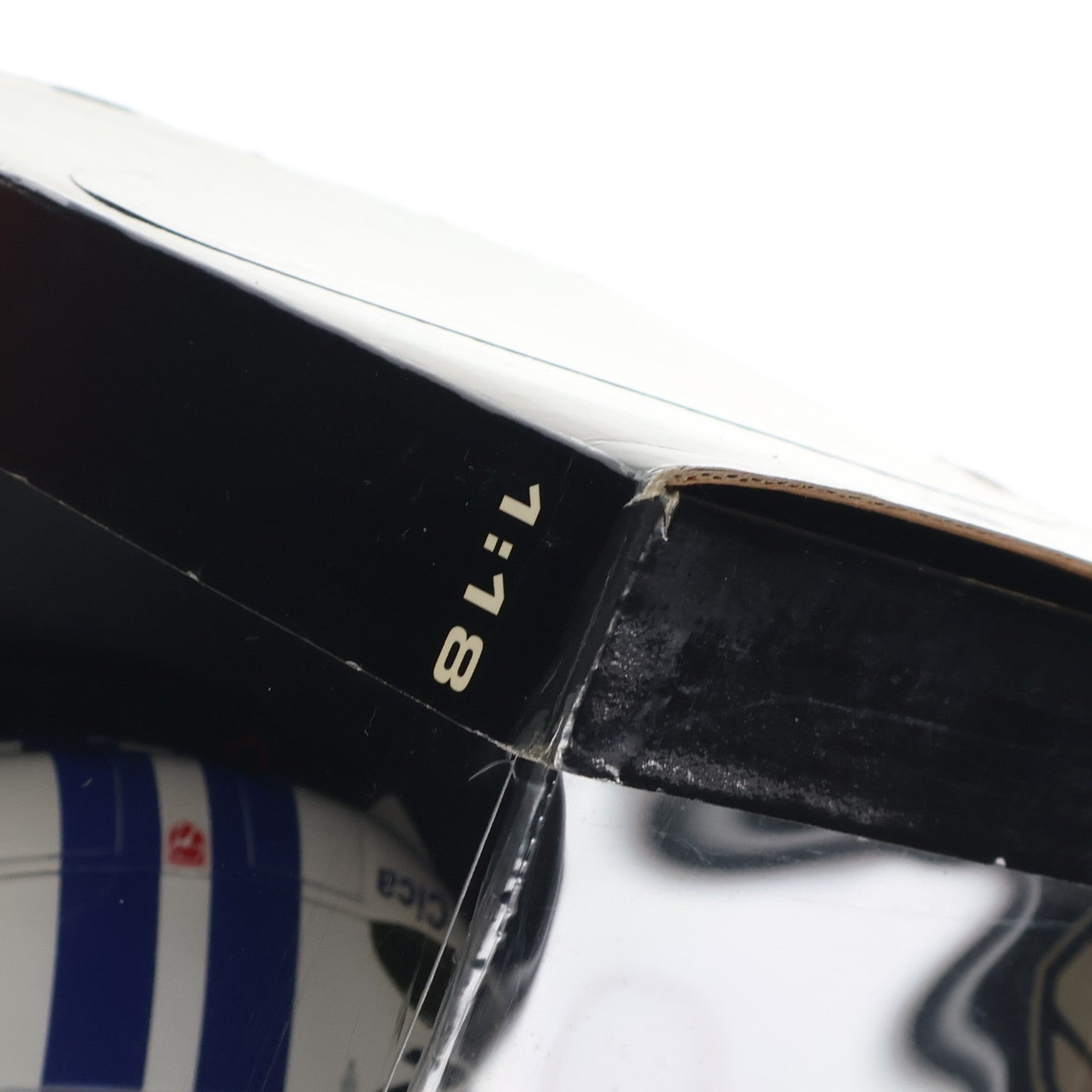 【中古即納】[MDL] 1/18 ダッジ バイパー GTS-R セブリング 1997 Cica #52(ホワイト×ブルー) 完成品 ミニカー(89722)(海外流通版) AUTOart(オートアート)(19991231)