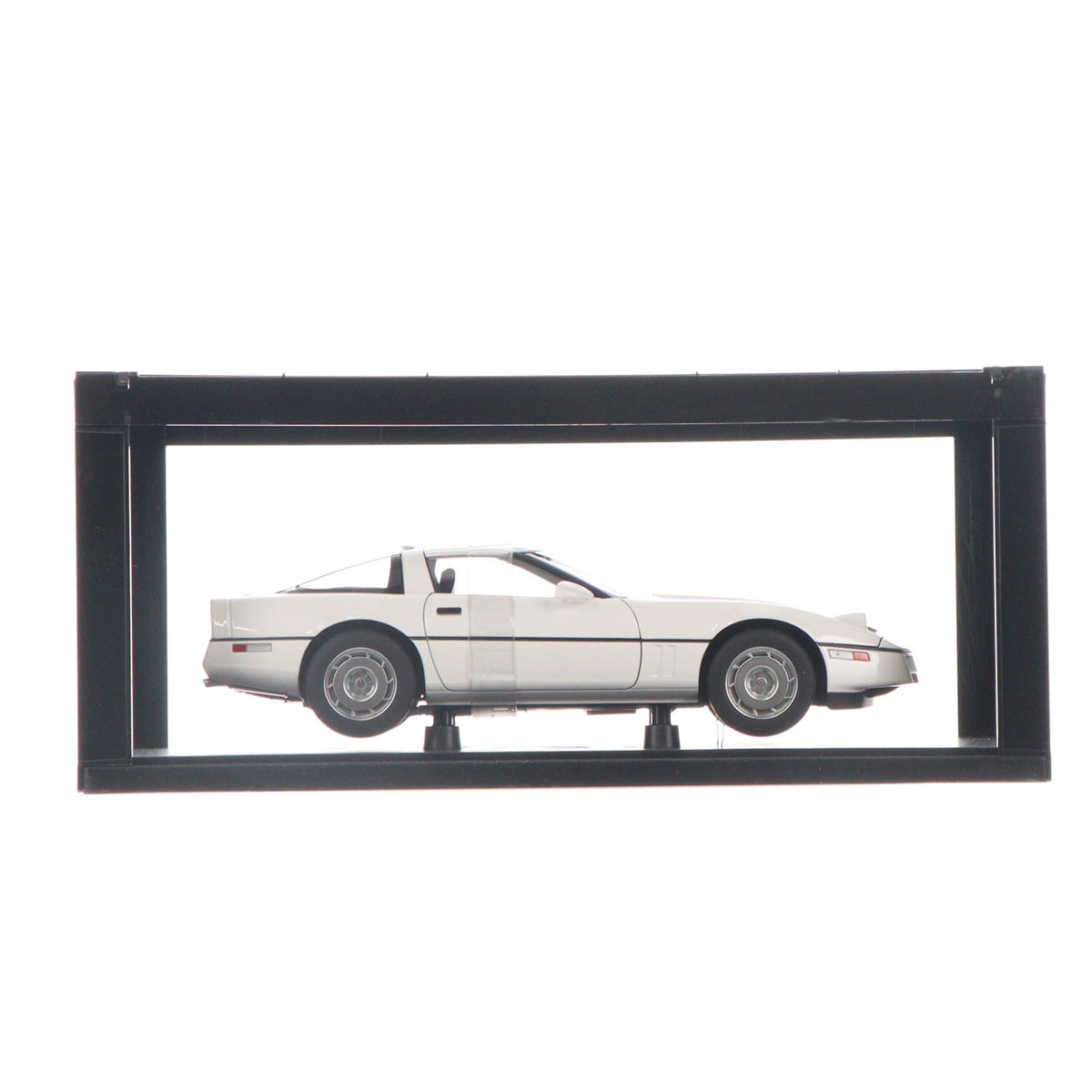 【中古即納】[MDL] 1/18 シボレー コルベット 1986 ホワイト 完成品 ミニカー(71243) AUTOart(オートアート)(20120913)