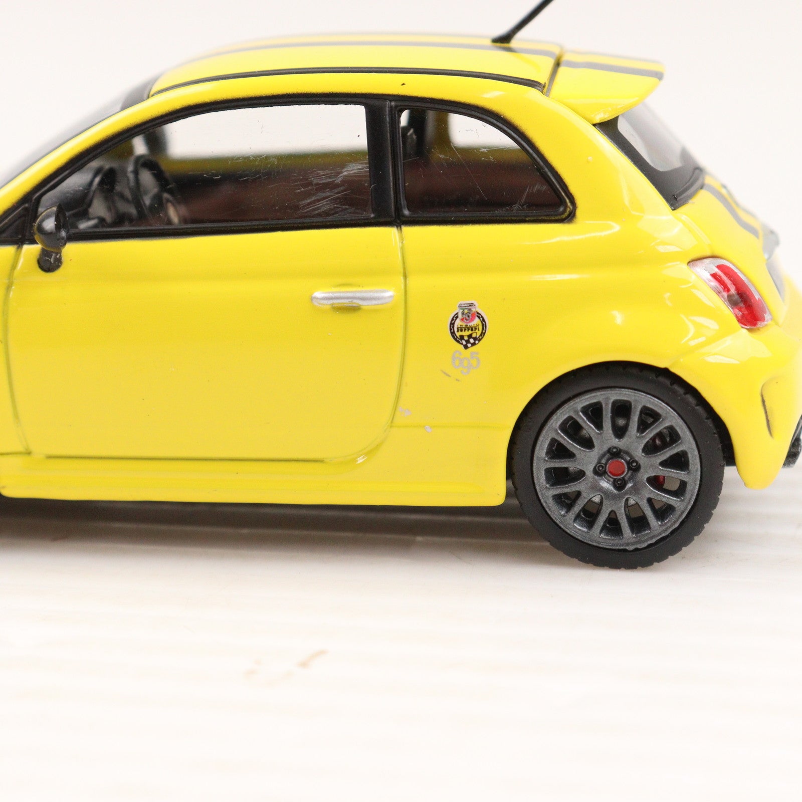 【中古即納】[MDL] (単品) 1/43 ABARTH 695 TRIBUTO FERRARI(イエロー) 完成品 ミニカー Motorama(20150101)