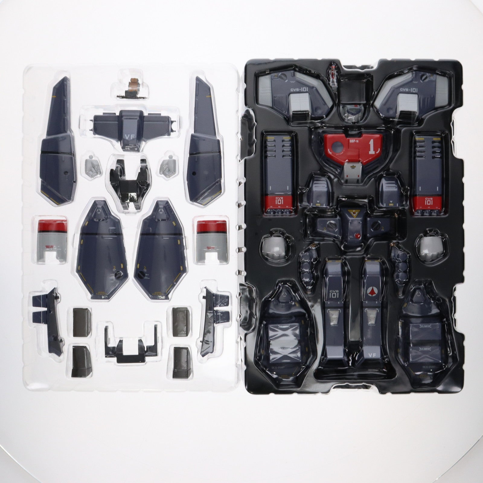 【中古即納】[TOY] DX超合金 VF-1J アーマードバルキリー(一条輝機) 超時空要塞マクロス 完成トイ バンダイスピリッツ(20210924)