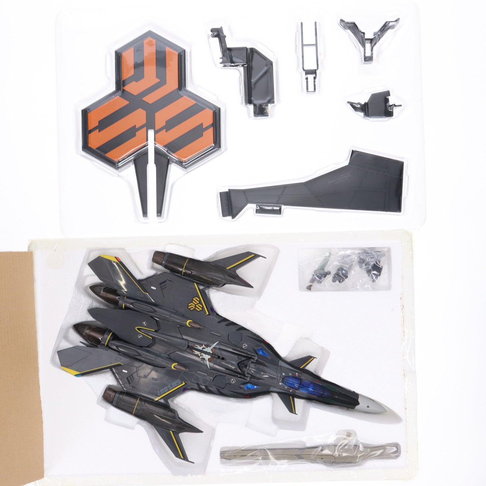 【中古即納】[TOY] DX超合金 YF-29 デュランダルバルキリー(オズマ機) マクロス30 銀河を繋ぐ歌声 完成トイ バンダイ(20140510)