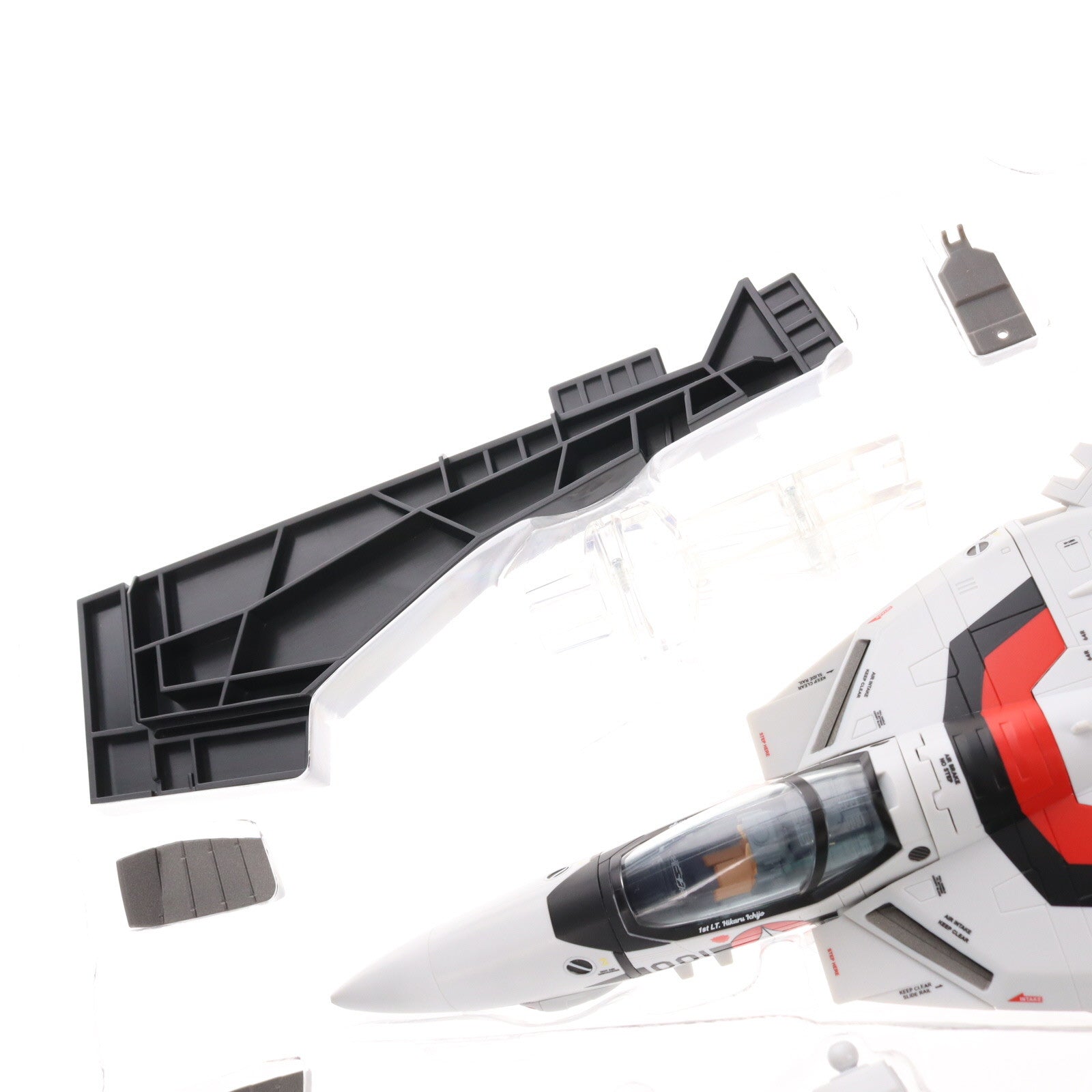 【中古即納】[TOY] DX超合金 劇場版VF-1S バルキリー(一条輝機) 超時空要塞マクロス 完成トイ バンダイスピリッツ(20191123)