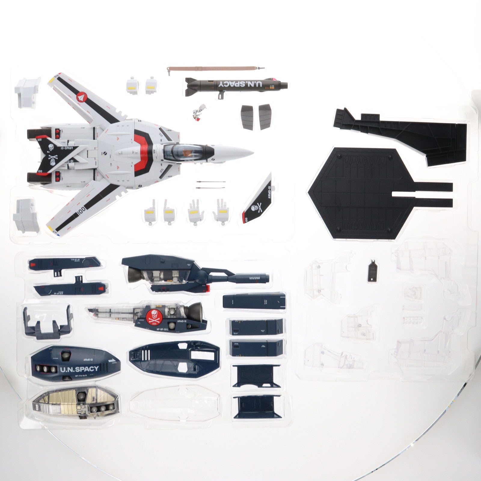 【中古即納】[TOY] 魂ウェブ商店限定 DX超合金 劇場版 VF-1S ストライクバルキリー(一条輝機) メカニックエディション 劇場版 超時空要塞マクロス 愛・おぼえていますか 完成トイ バンダイスピリッツ(20231114)