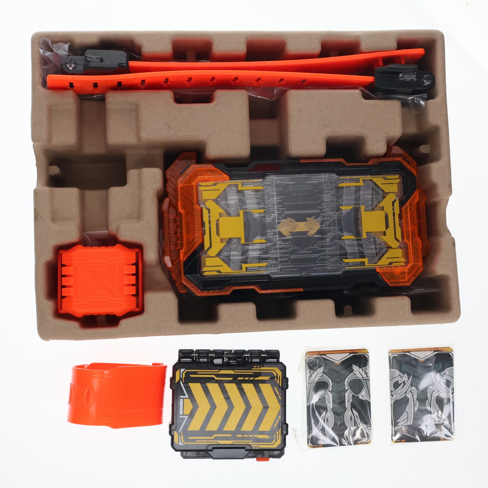 【中古即納】[TOY] 変身ベルト DXガッチャードライバー&ガッチャードローホルダーセット 仮面ライダーガッチャード 完成トイ バンダイ(20230902)