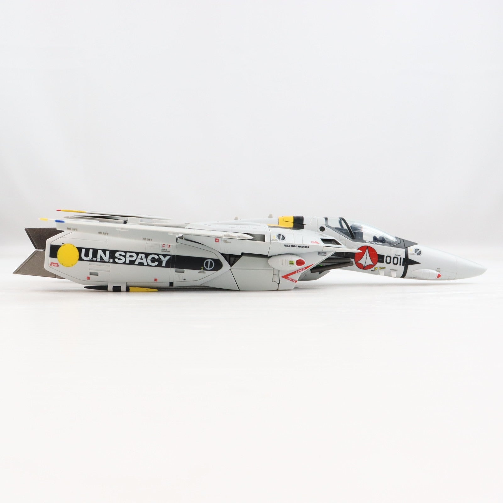 【中古即納】[TOY] DX超合金 初回限定版 VF-1Sバルキリー ロイ・フォッカースペシャル 超時空要塞マクロス 完成トイ バンダイスピリッツ(20201128)
