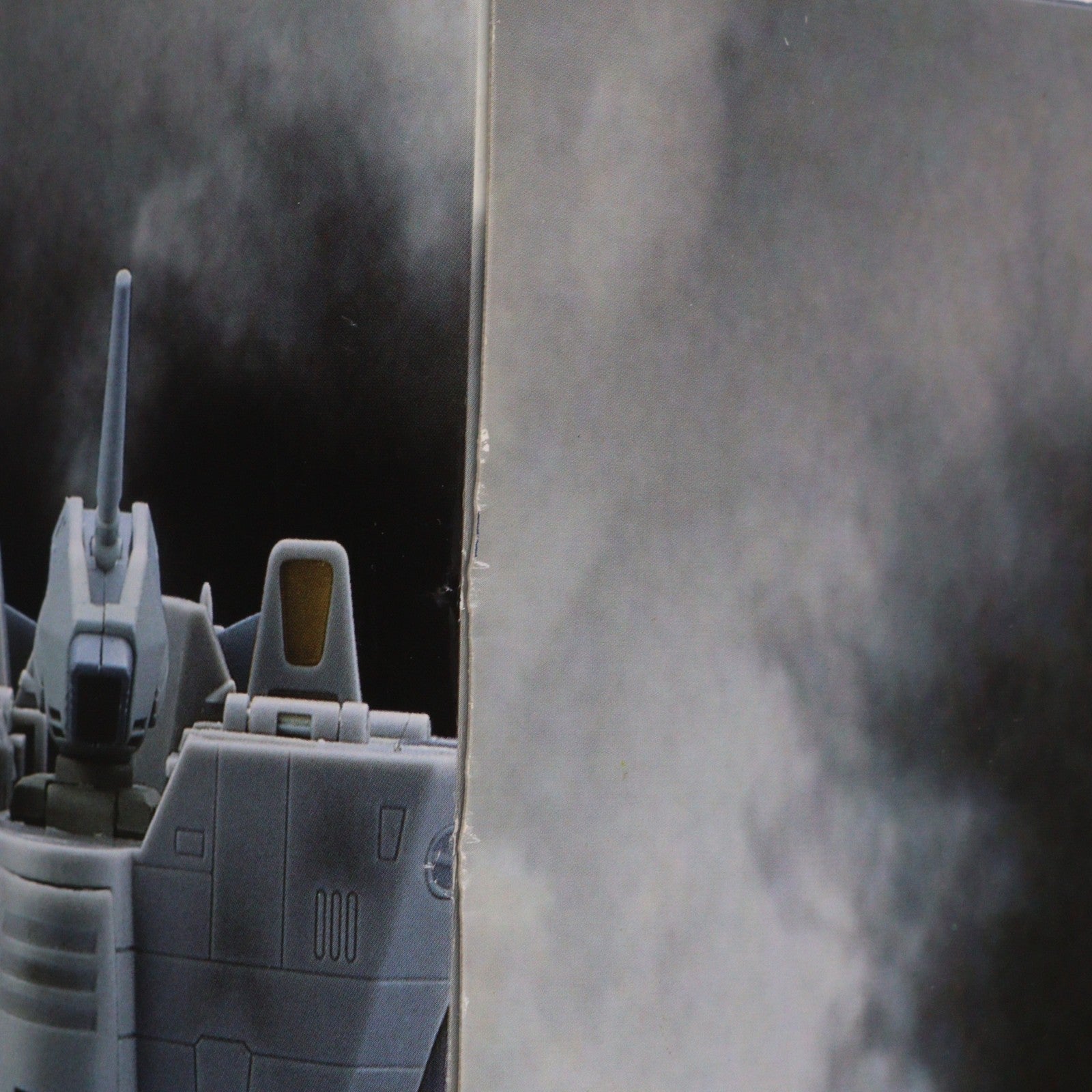 【中古即納】[TOY] 完全変形 1/48 VF-1A ロービジリティーカラー リミテッドバージョン 超時空要塞マクロス 完成トイ YAMATO(やまと)(20030731)