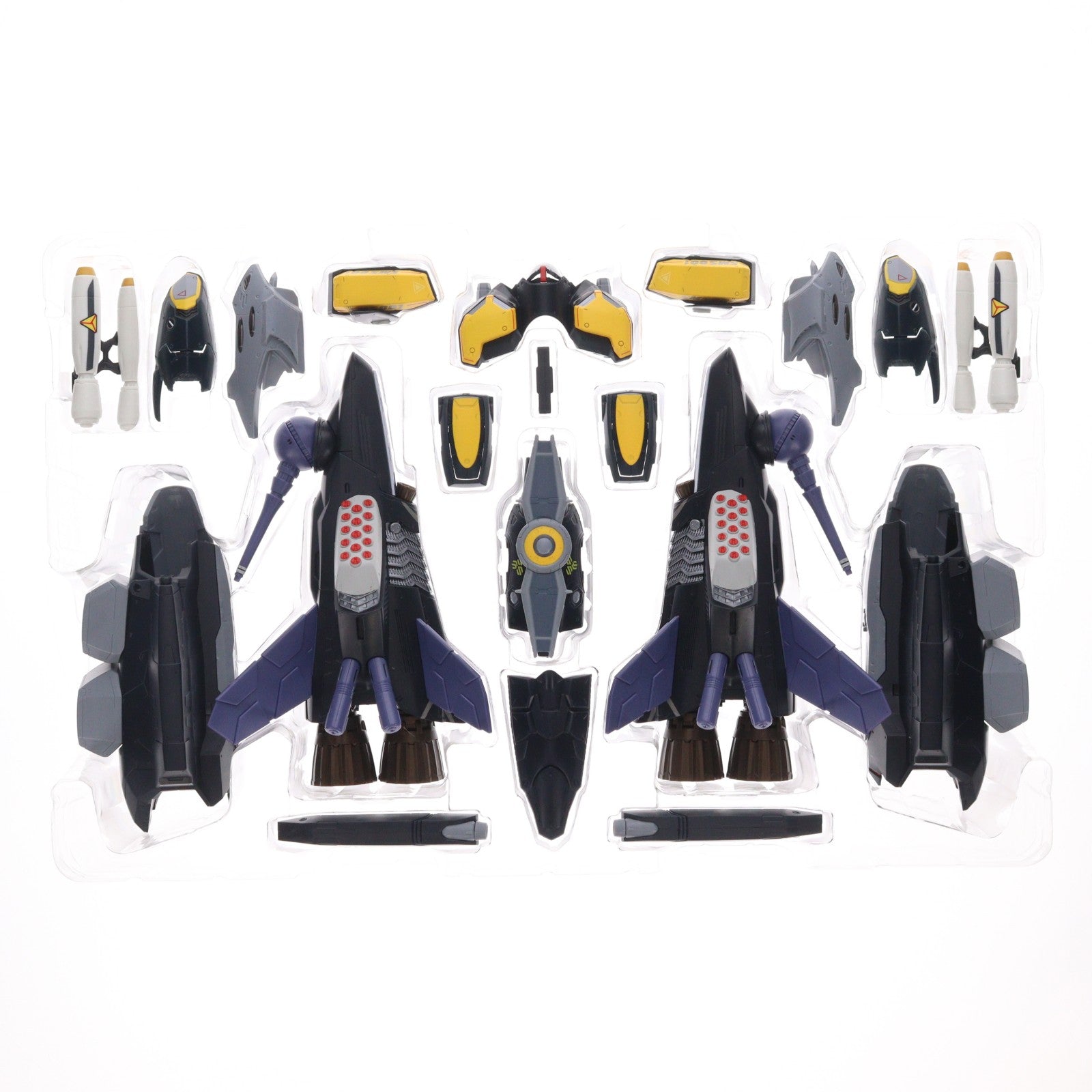 【中古即納】[TOY] DX超合金 VF-25S アーマードメサイアバルキリー(オズマ・リー機)リバイバルVer. マクロスF(フロンティア) 完成トイ フィギュア バンダイ(20241130)