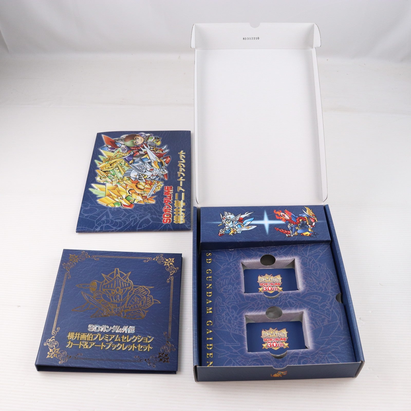 【中古即納】[未開封][TCG] プレミアムバンダイ限定 SDガンダム外伝 横井画伯プレミアムセレクションカード&アートブックレットセット バンダイ(20210131)