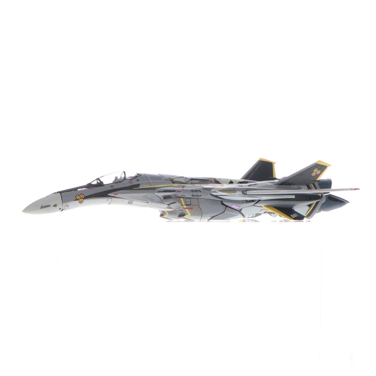【中古即納】[TOY] DX超合金 VF-25S アーマードメサイアバルキリー(オズマ・リー機)リバイバルVer. マクロスF(フロンティア) 完成トイ フィギュア バンダイ(20241130)