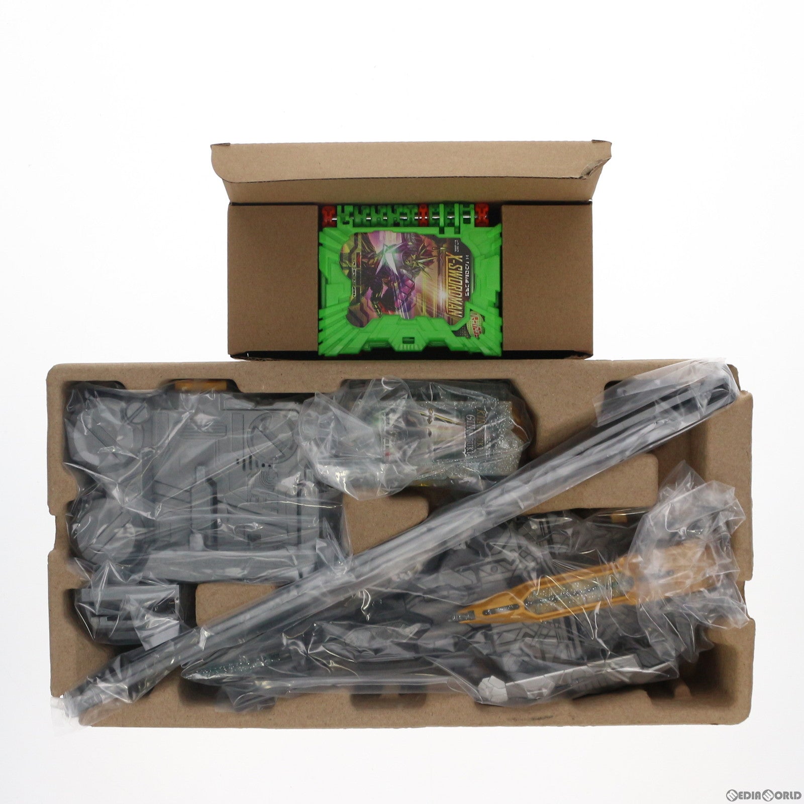 【中古即納】[TOY] 変身ベルト DX仮面ライダー最光エックスソードマン 完全なりきりセット 仮面ライダーセイバー/聖刃 完成トイ バンダイ(20210206)