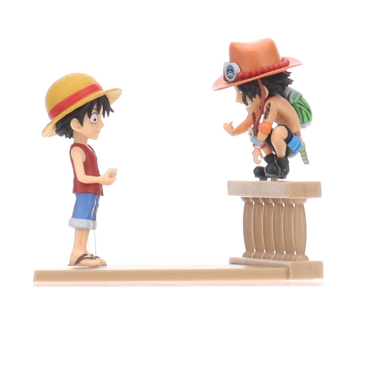 【中古即納】[FIG] モンキー・D・ルフィ&ポートガス・D・エース ワンピース ワールドコレクタブルフィギュア ログストーリーズ-モンキー・D・ルフィ&ポートガス・D・エース- ONE PIECE プライズ(2720318) バンプレスト(20240720)