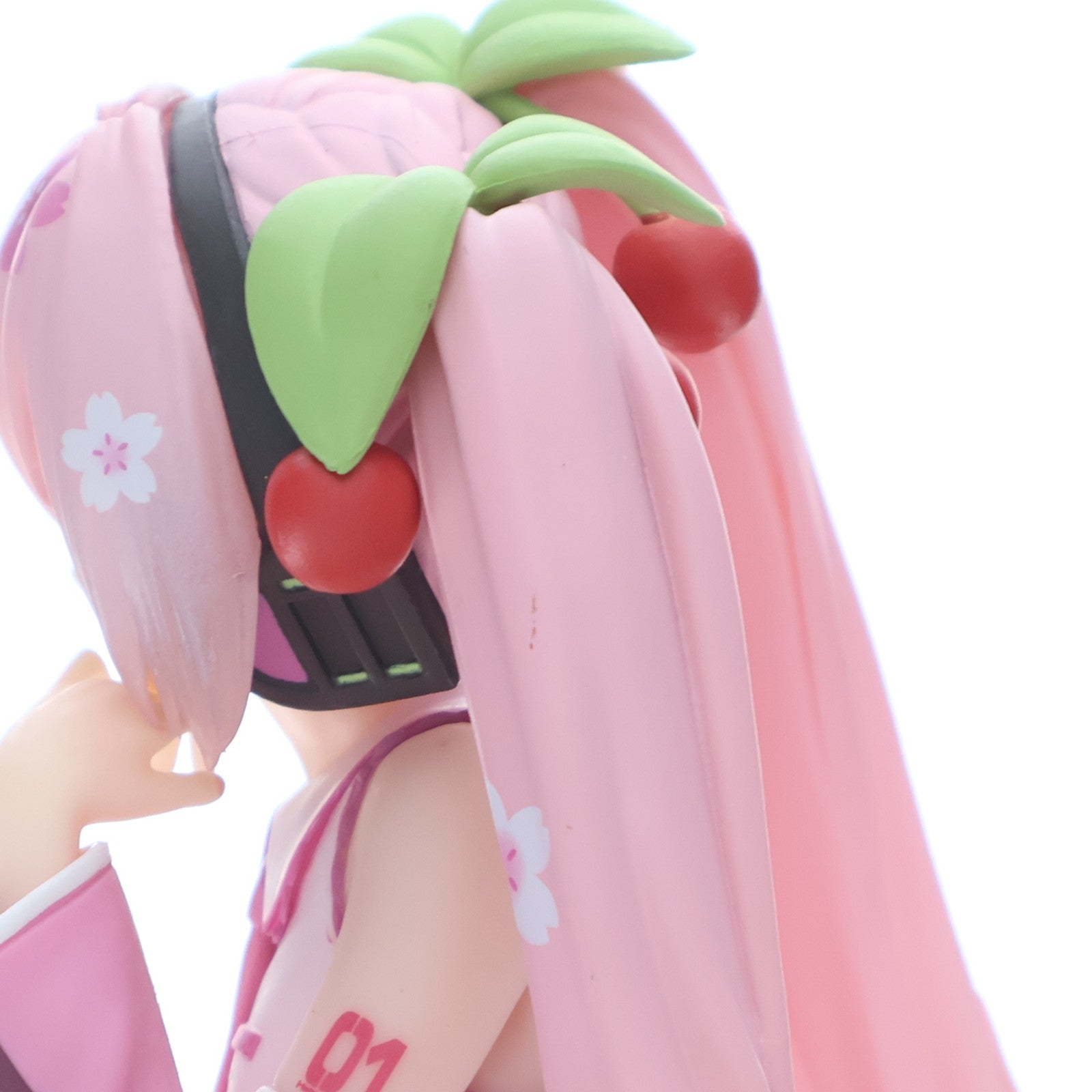 【中古即納】[FIG] 桜ミク キャラクター・ボーカル・シリーズ01 初音ミク Desktop Cute フィギュア ～さくらんぼクッションver.～ プライズ(451846200) タイトー(20250228)